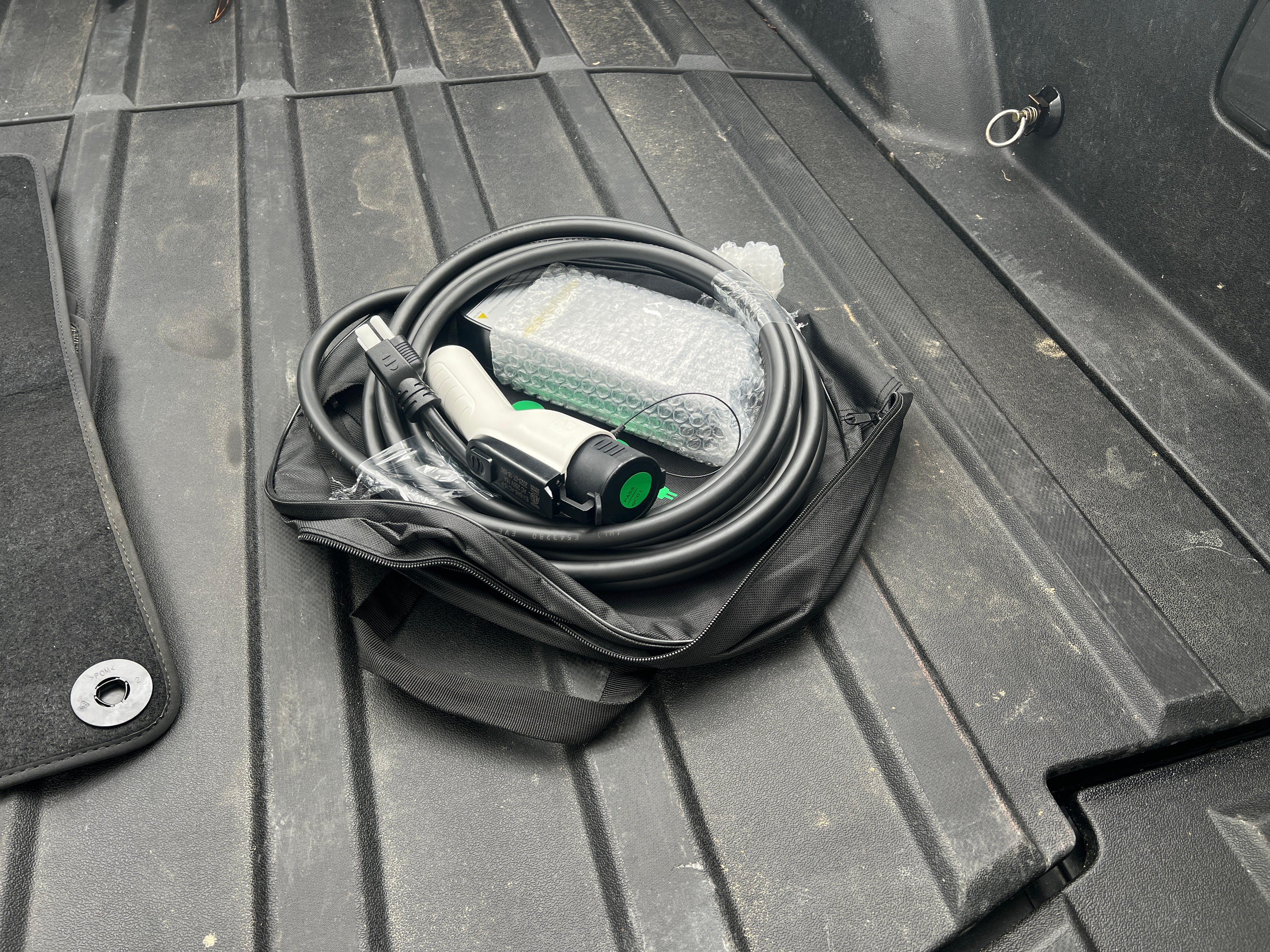 Used 2022 Rivian R1T Adventure with VIN 7FCTGAAAXNN003868 for sale in Oak Creek, WI