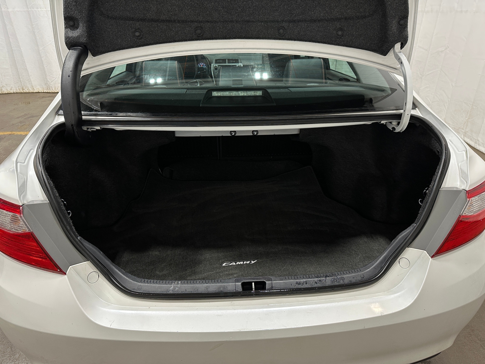 Thumbnail: 2017 Toyota Camry - 7