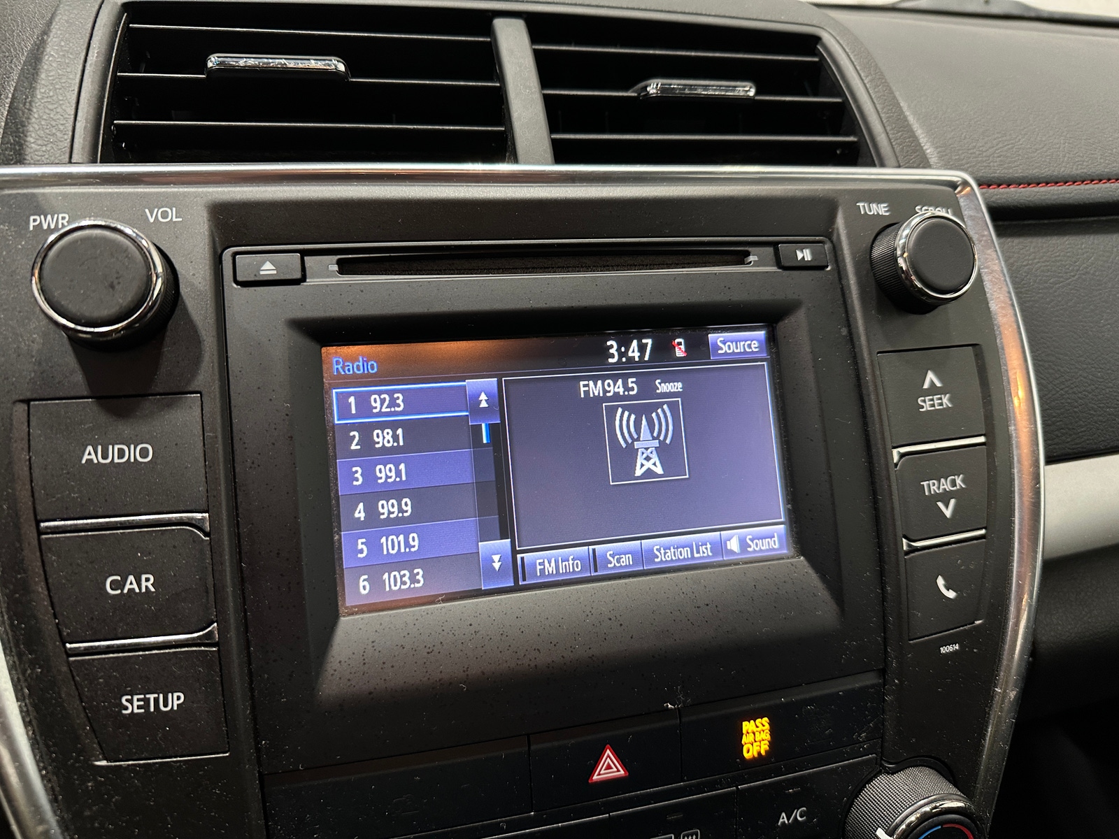 Thumbnail: 2017 Toyota Camry - 4