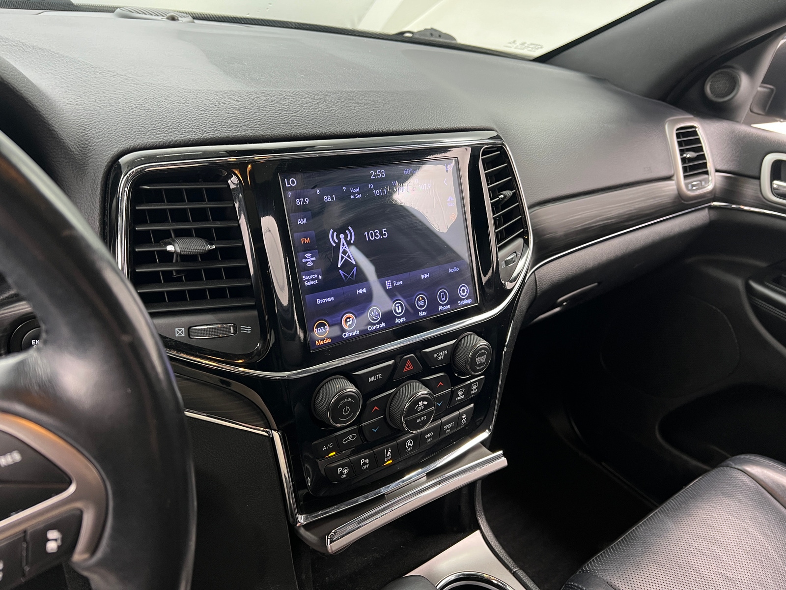 Thumbnail: 2019 Jeep Grand Cherokee - 3