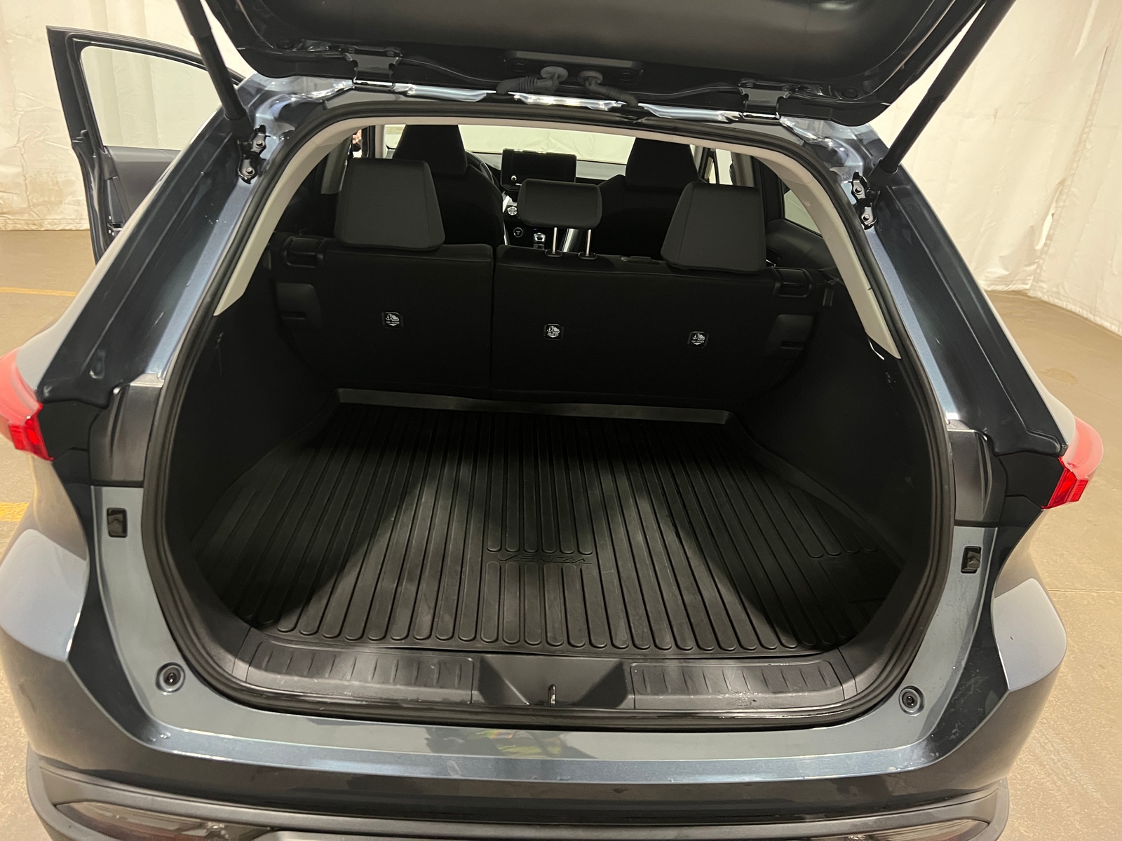 Thumbnail: 2024 Toyota Venza - 7