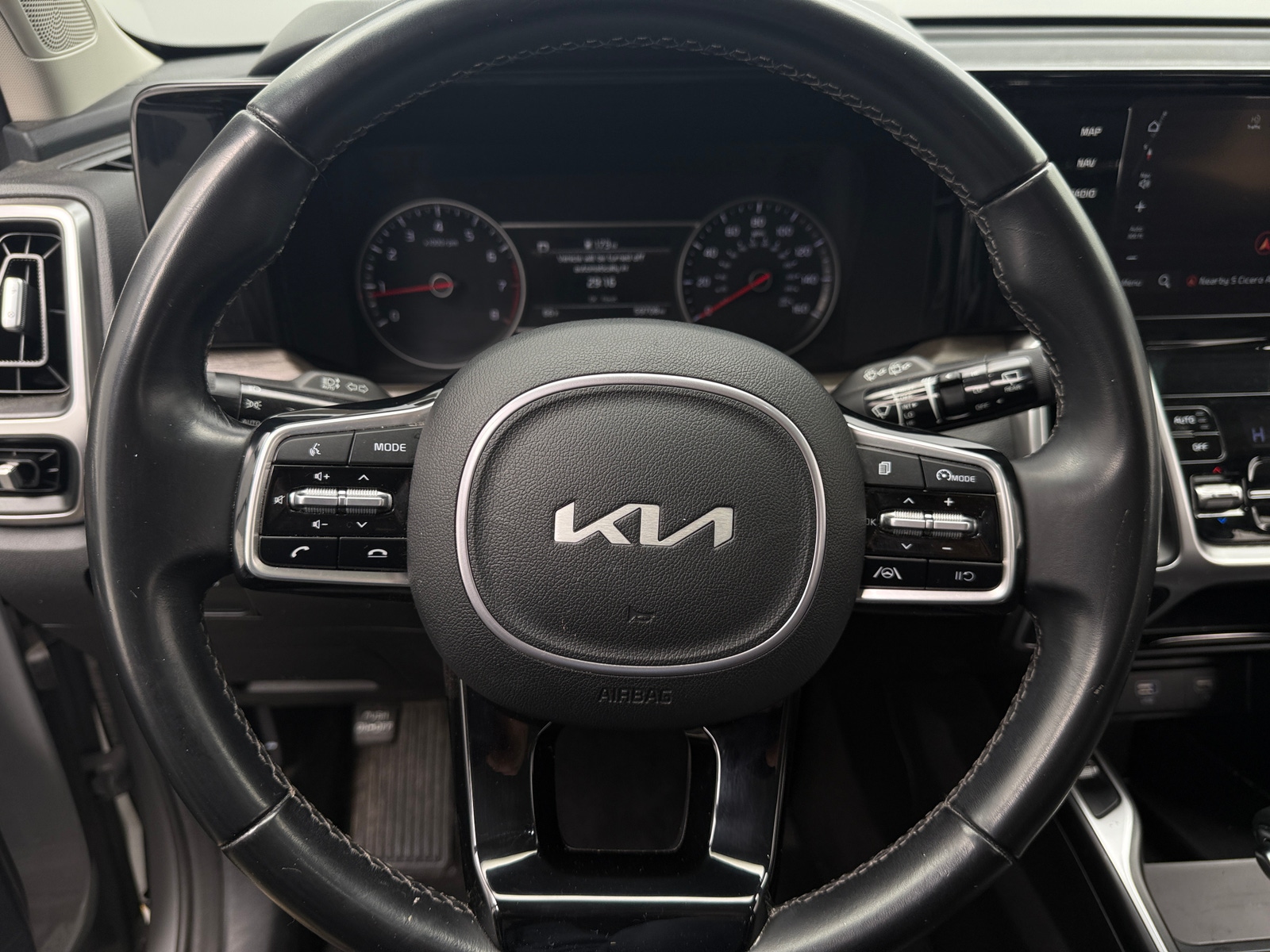 Thumbnail: 2022 Kia Sorento - 4