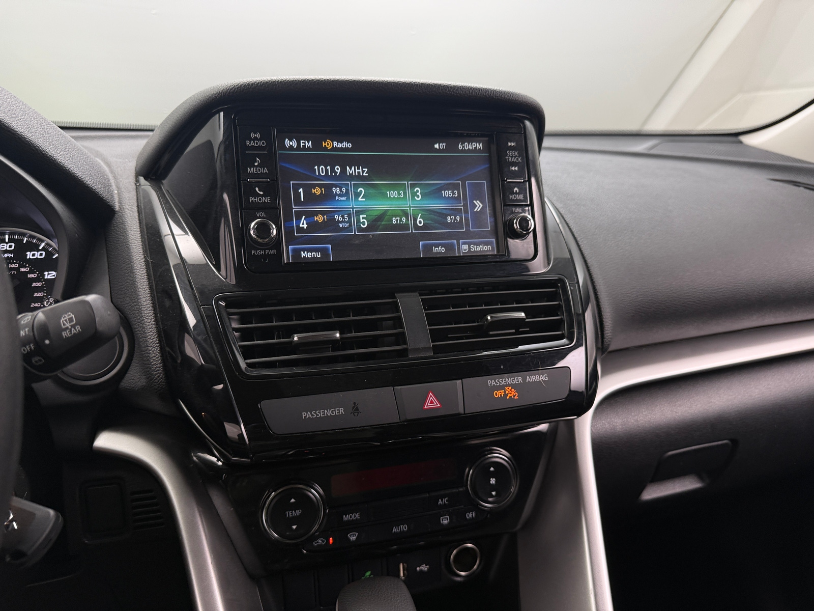 Thumbnail: 2024 Mitsubishi Eclipse Cross - 4