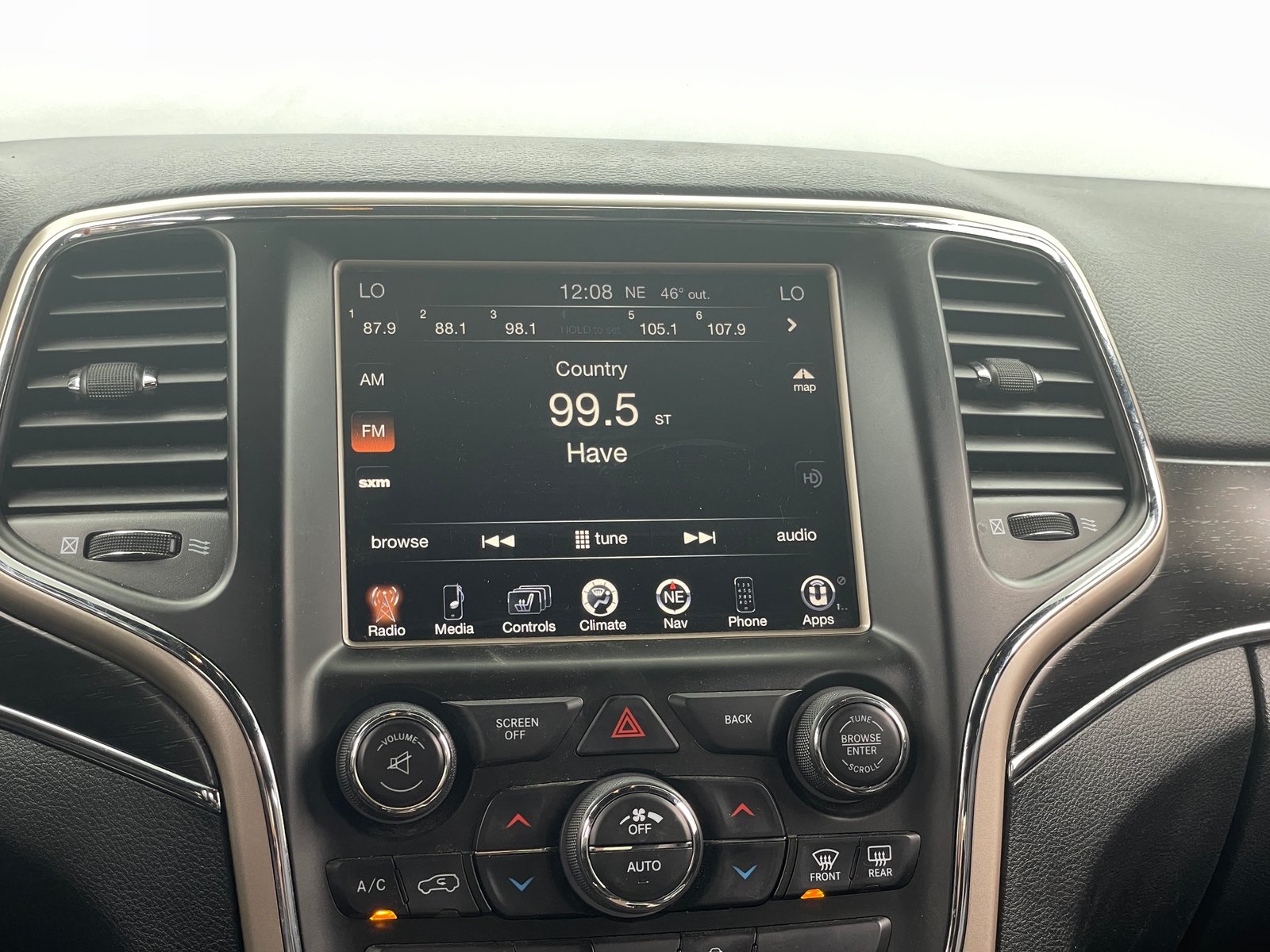 Thumbnail: 2015 Jeep Grand Cherokee - 3