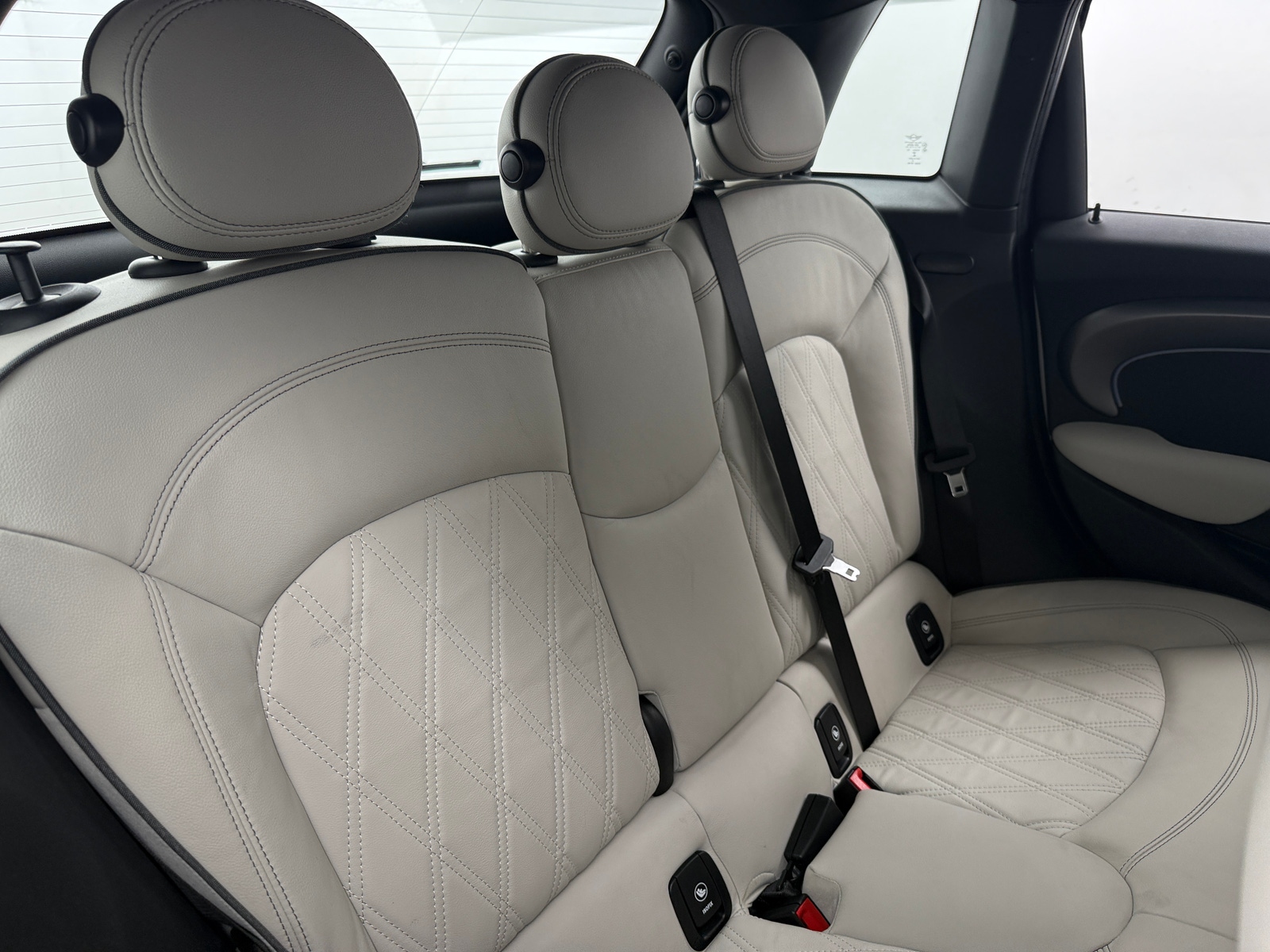 Thumbnail: 2022 MINI Cooper Hardtop - 5