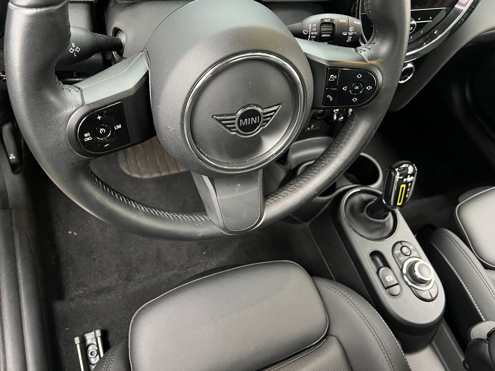 Thumbnail: 2023 MINI Cooper Hardtop - 4