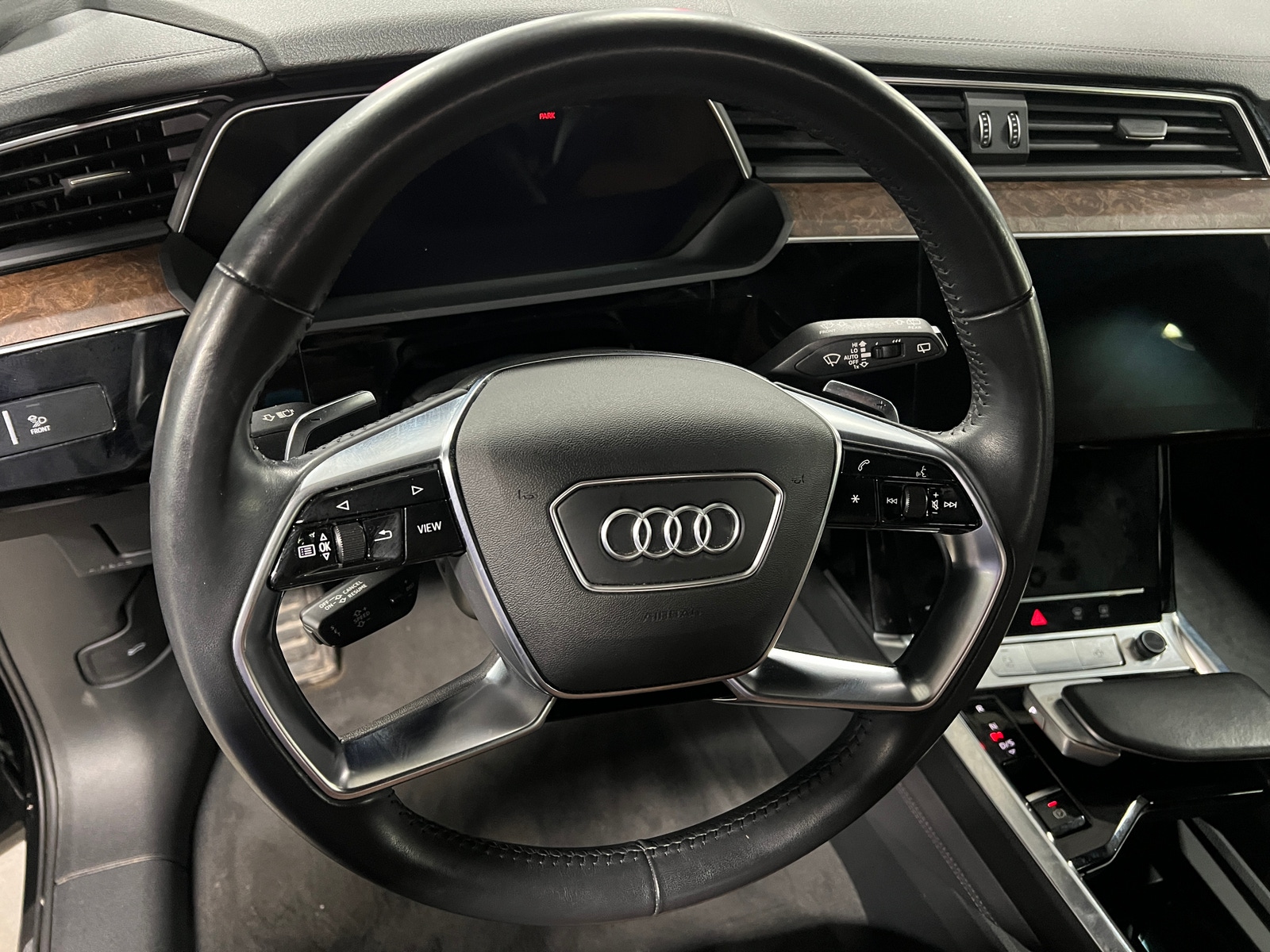 Thumbnail: 2019 Audi e-tron - 4