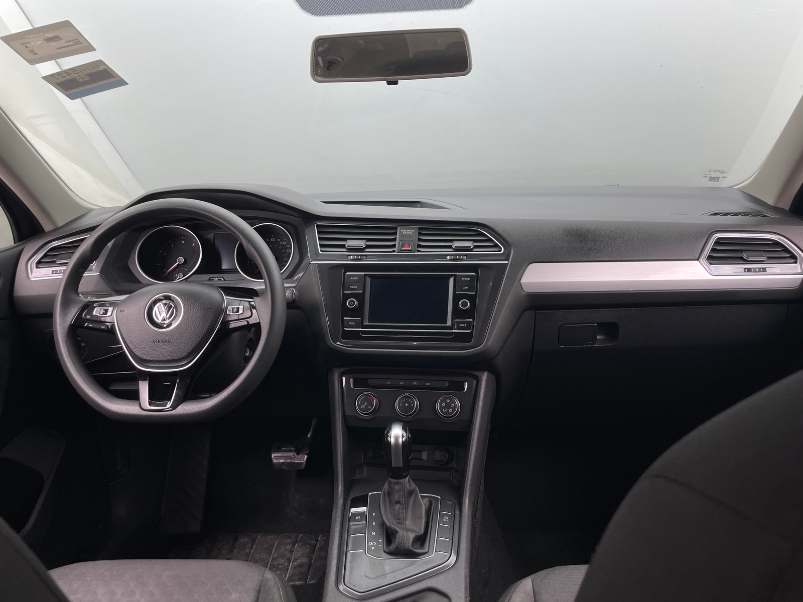 Thumbnail: 2021 Volkswagen Tiguan - 3