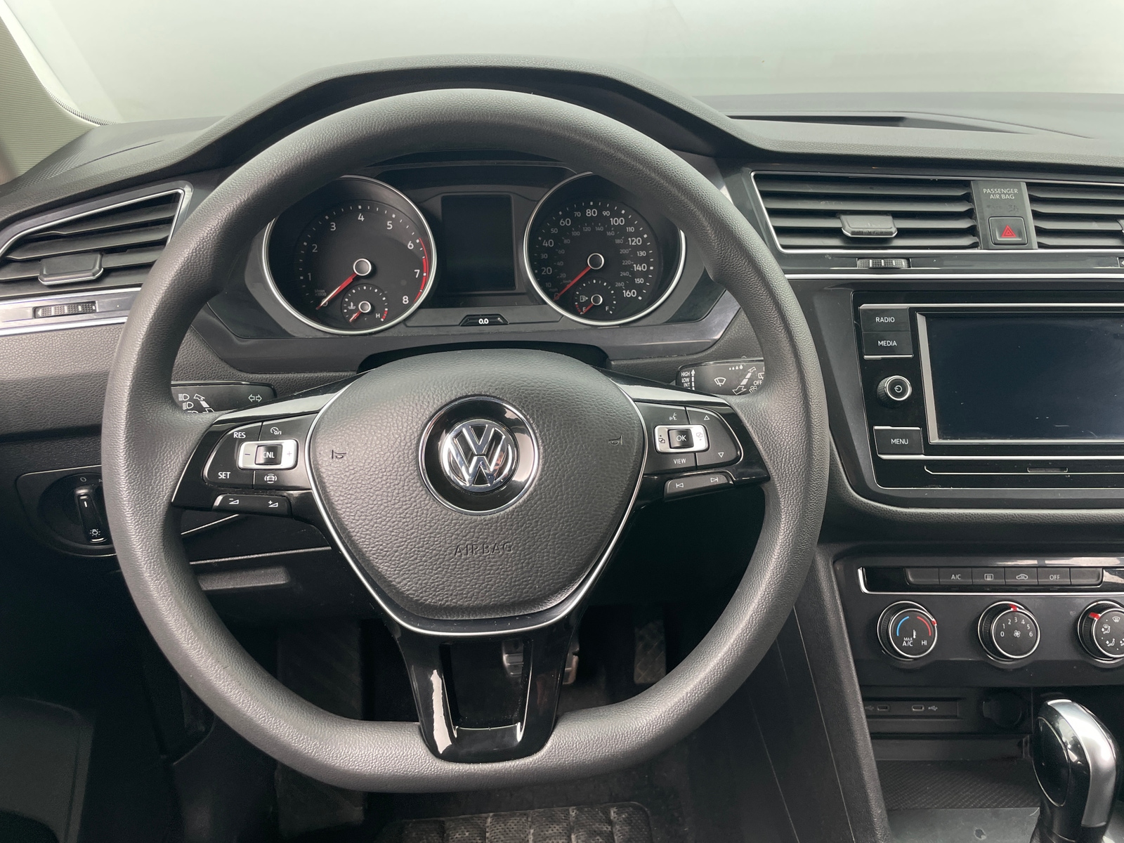 Thumbnail: 2021 Volkswagen Tiguan - 5