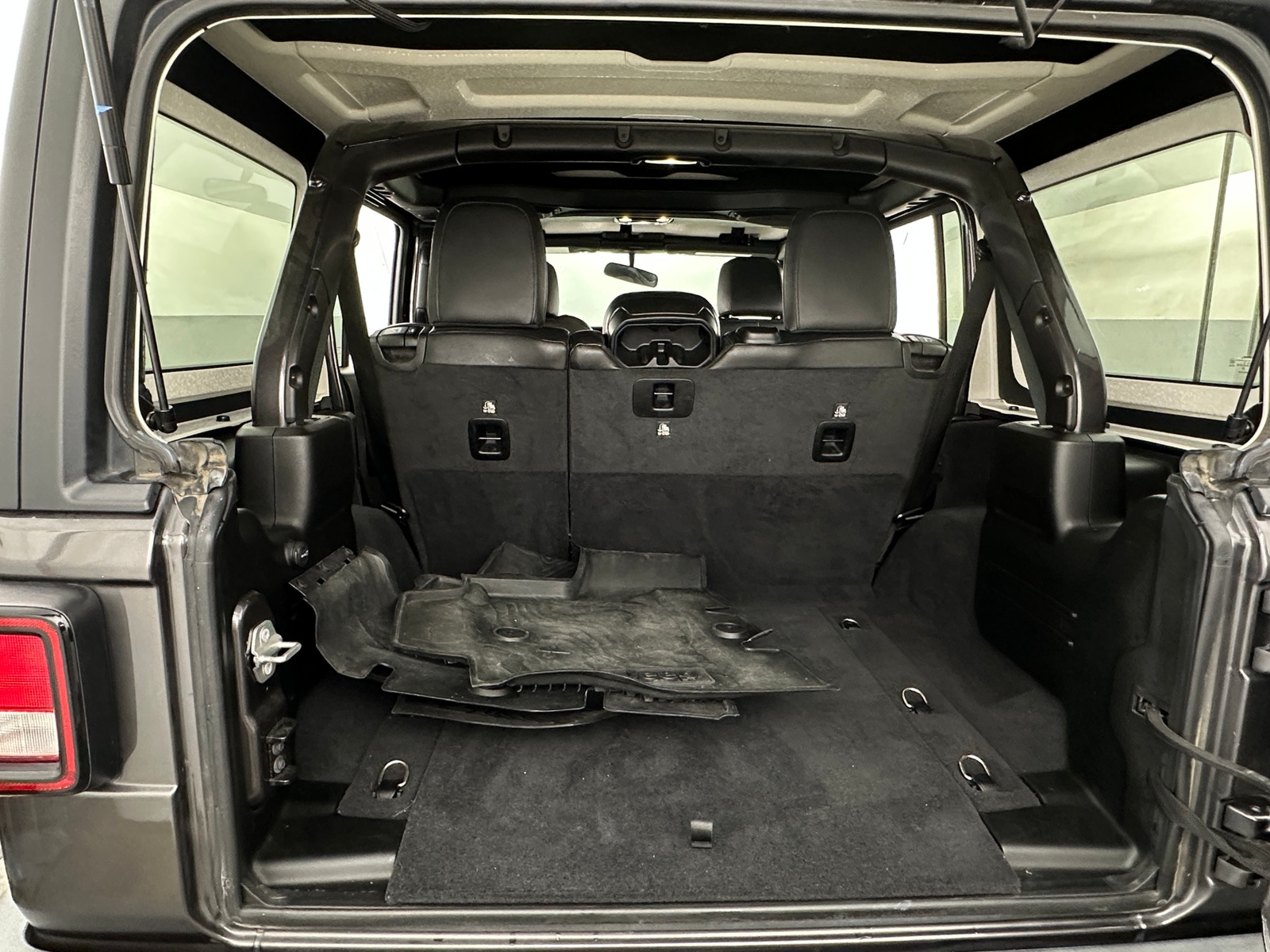 Thumbnail: 2021 Jeep Wrangler - 7