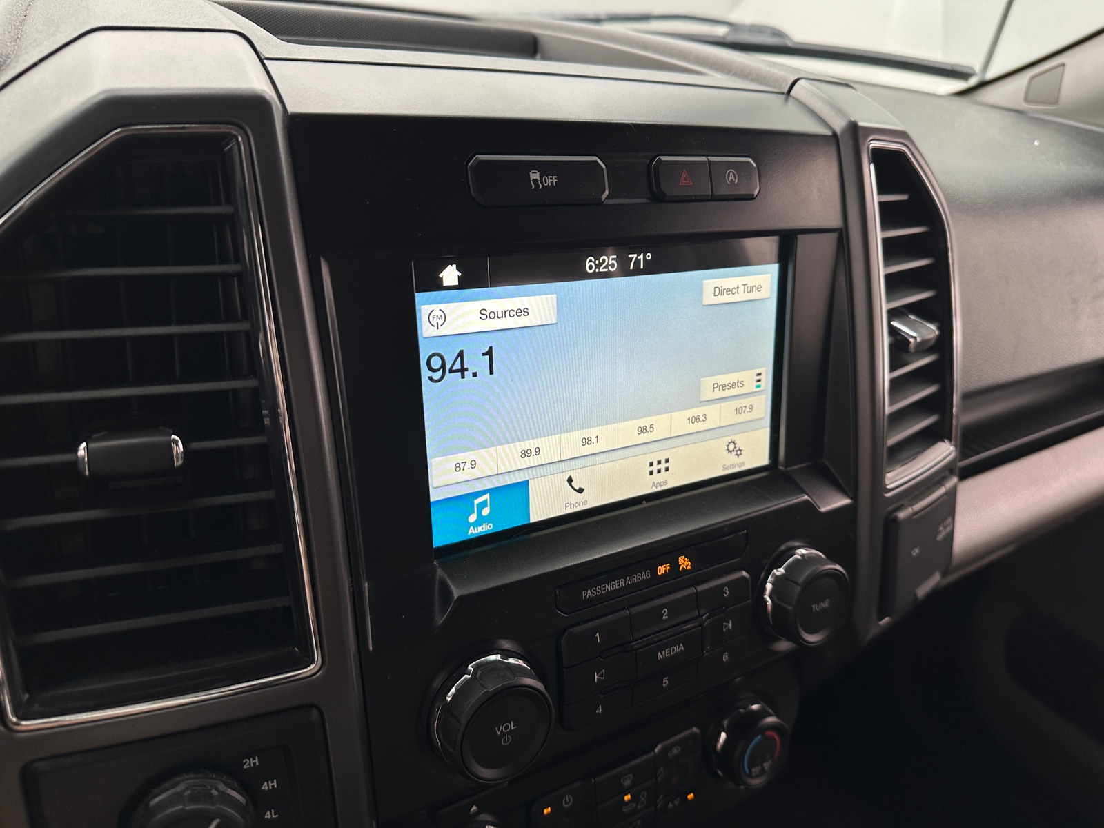 Thumbnail: 2017 Ford Econoline - 4