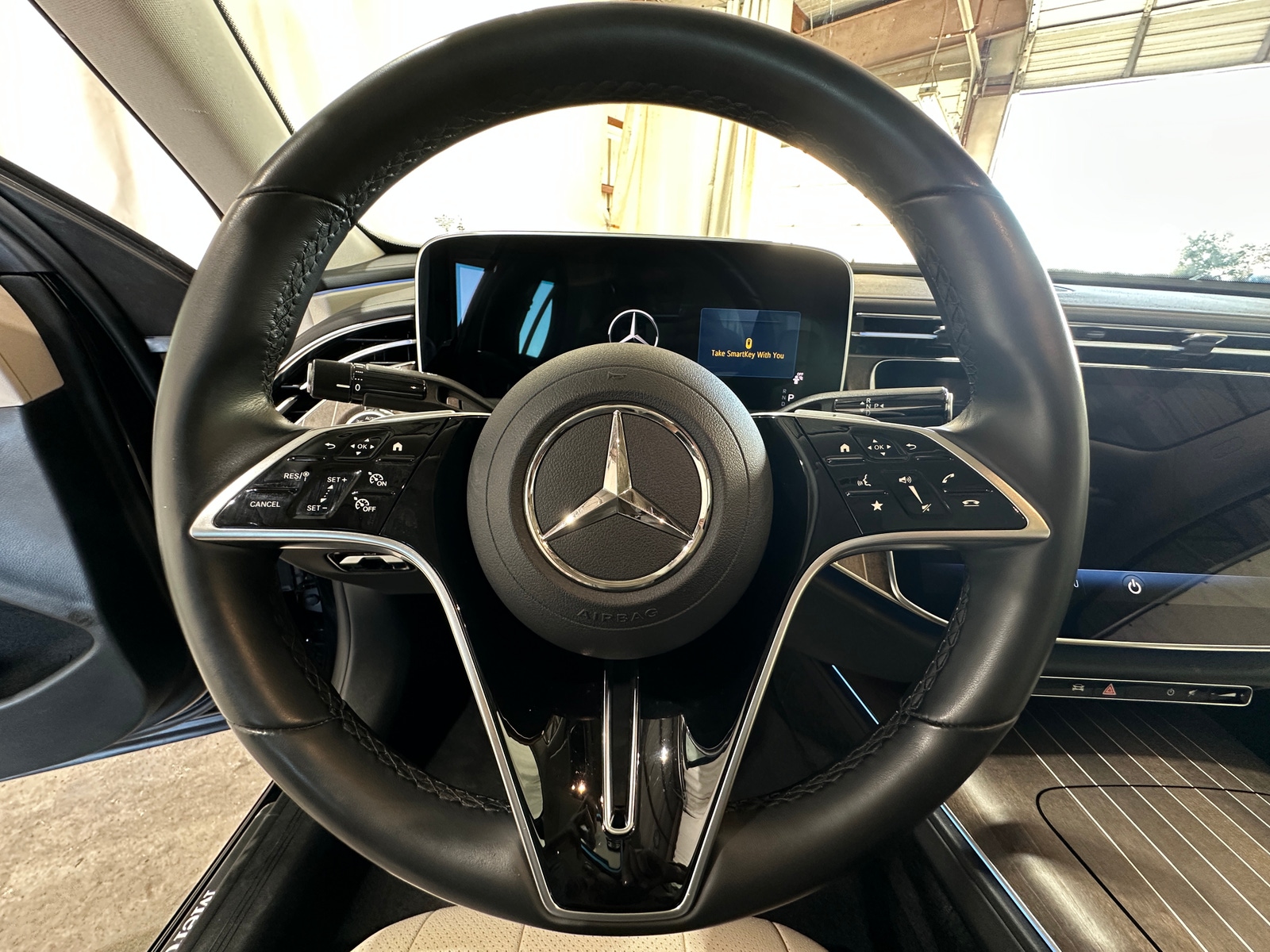 Thumbnail: 2025 Mercedes-Benz E-Class - 4