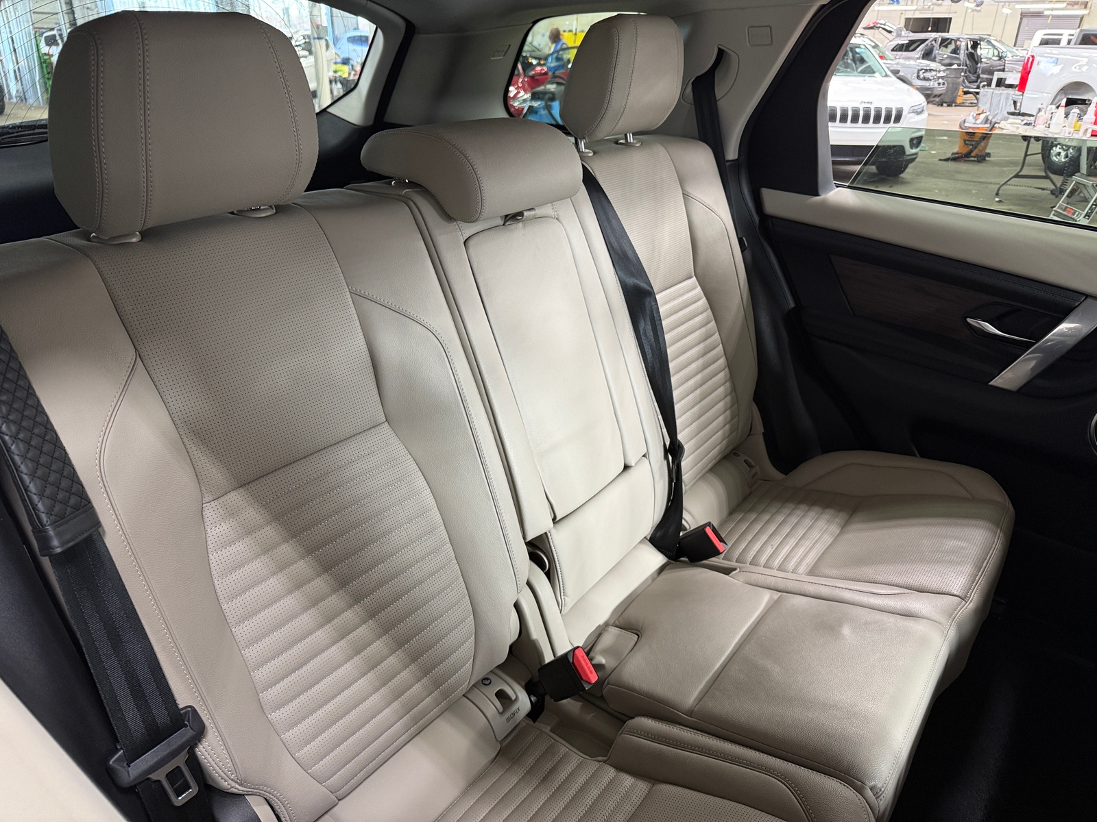 Thumbnail: 2021 Land Rover Discovery Sport - 5