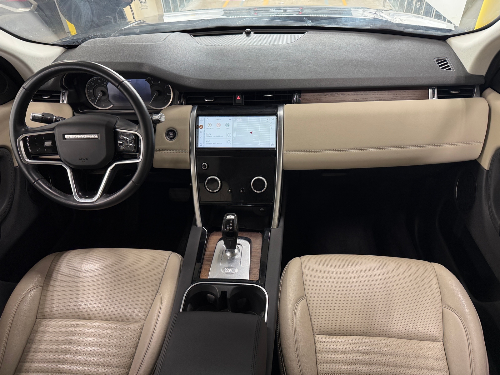 Thumbnail: 2021 Land Rover Discovery Sport - 2