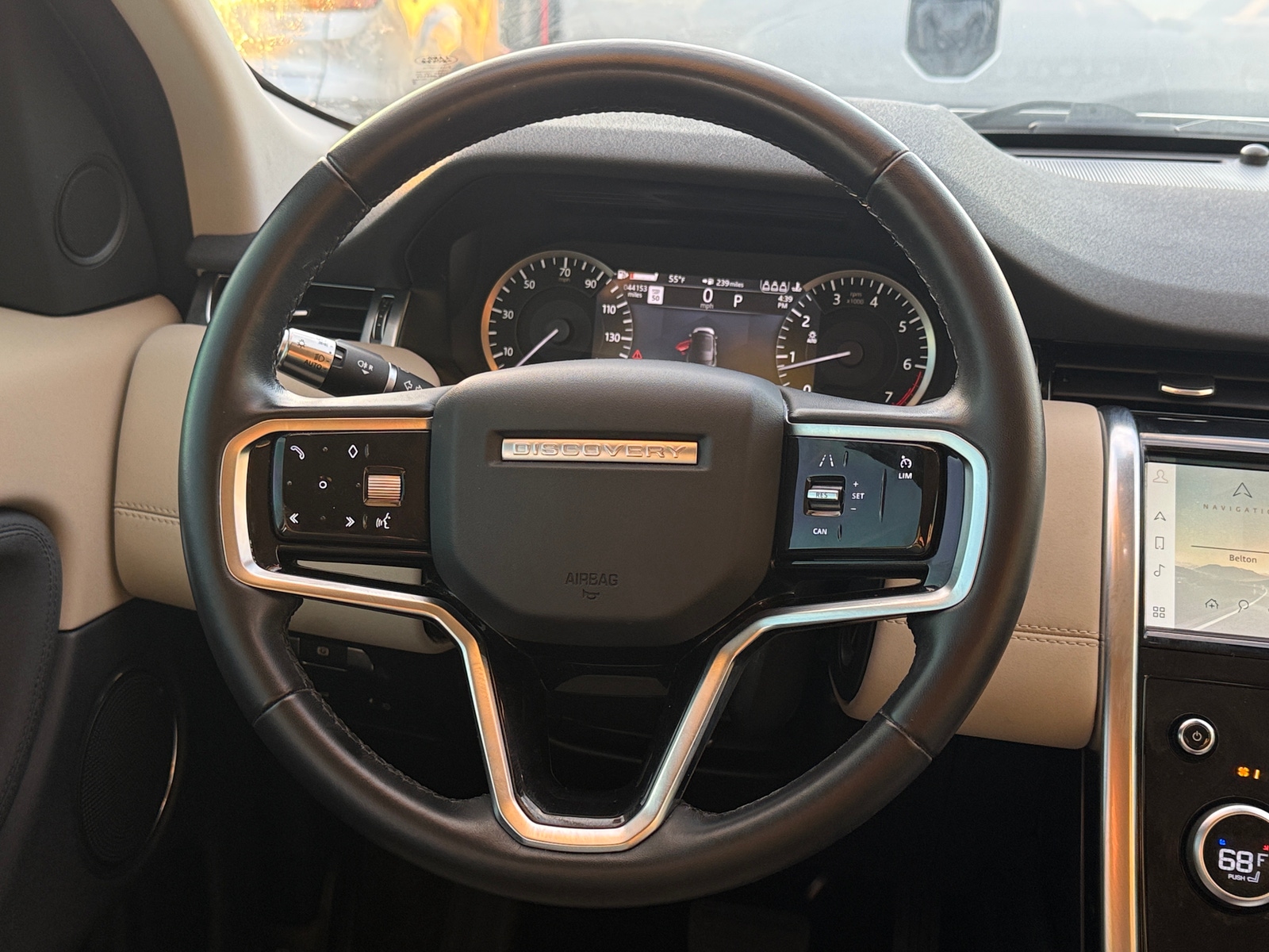 Thumbnail: 2021 Land Rover Discovery Sport - 4