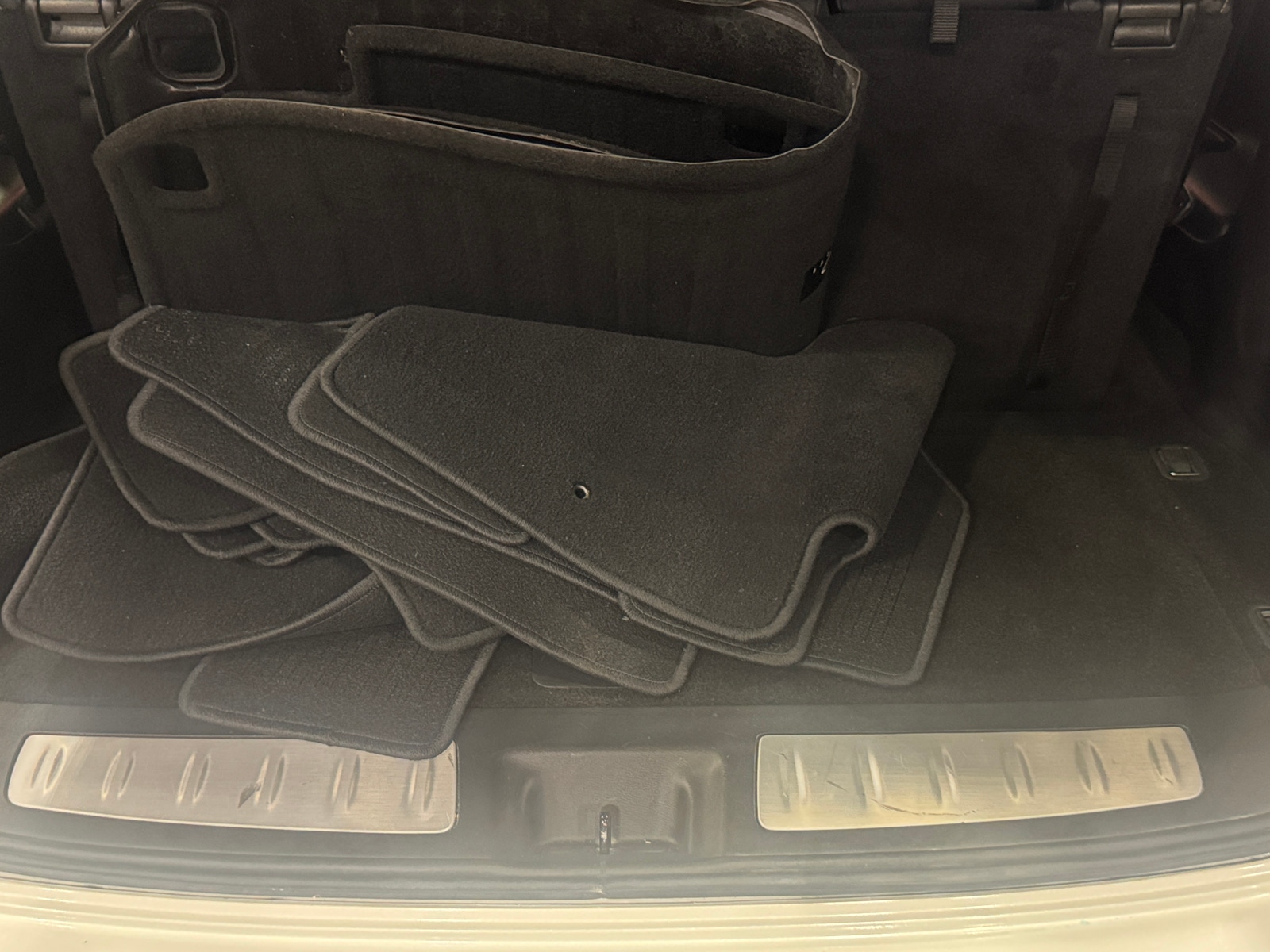 Thumbnail: 2017 INFINITI QX60 - 6