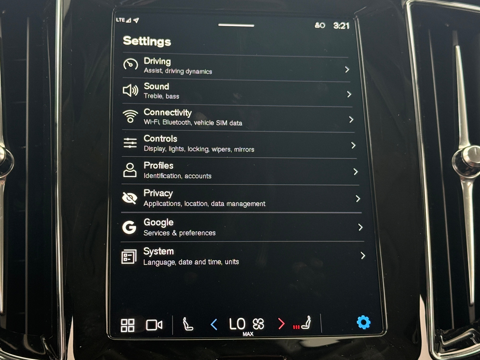 Thumbnail: 2025 Volvo V60 - 3