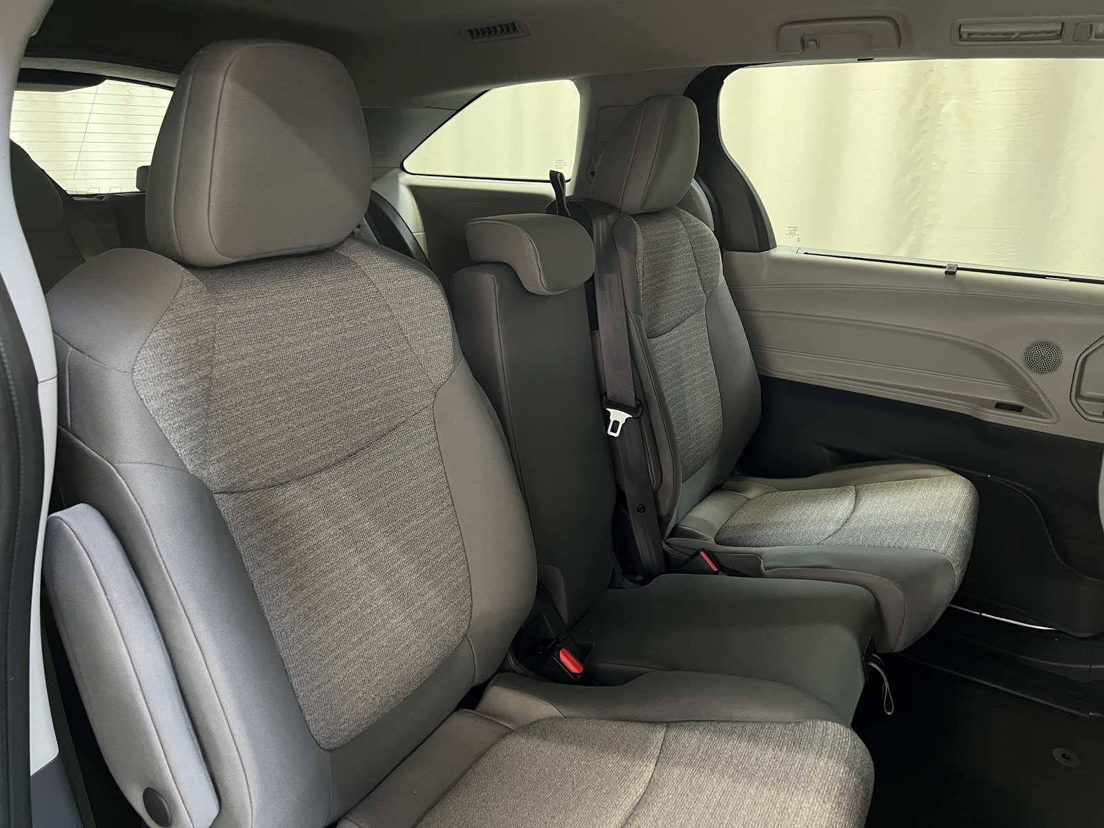 Thumbnail: 2021 Toyota Sienna - 6