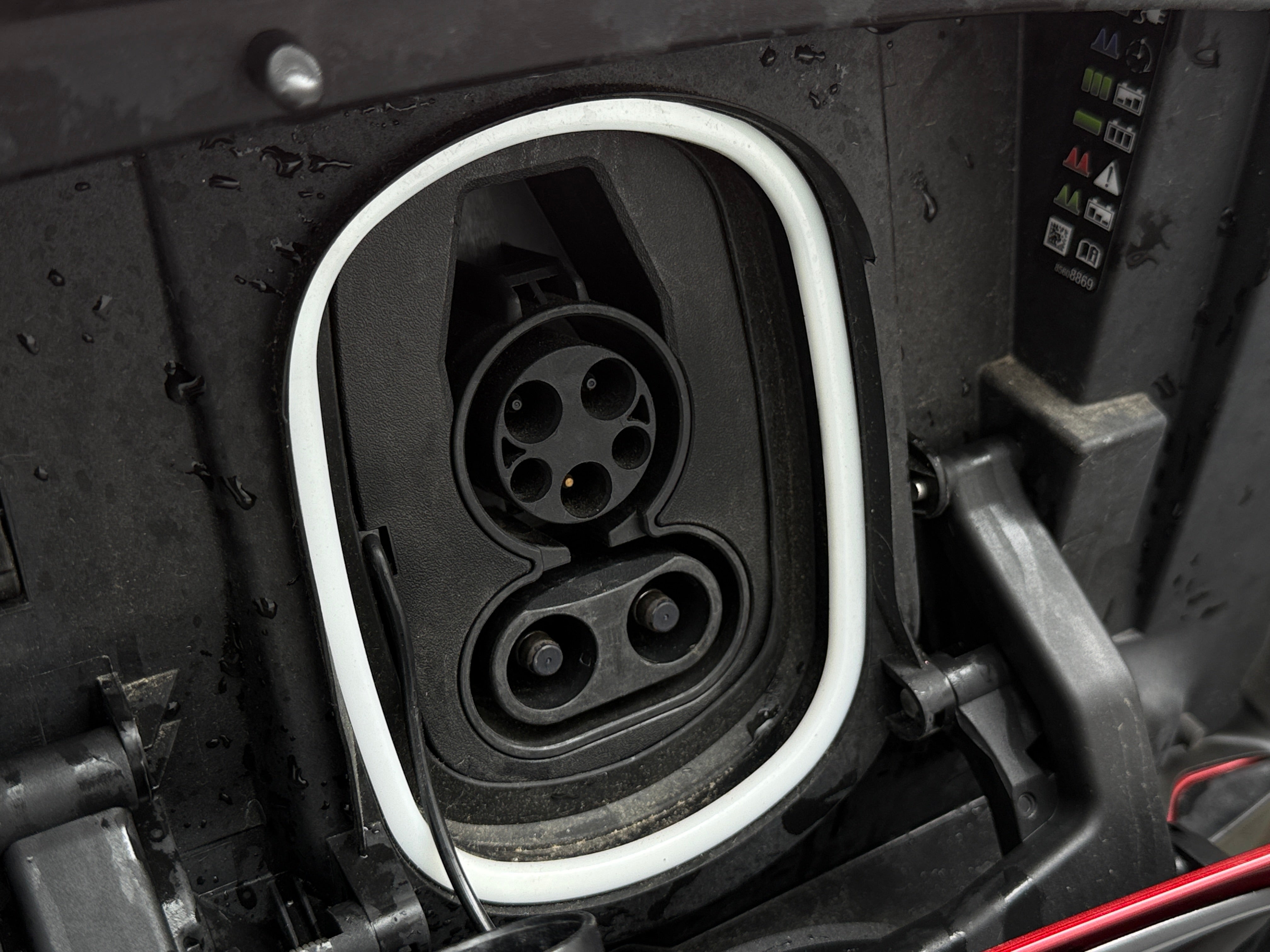 Used 2024 Chevrolet Blazer EV RS with VIN 3GNKDCRJ6RS134504 for sale in Oak Creek, WI