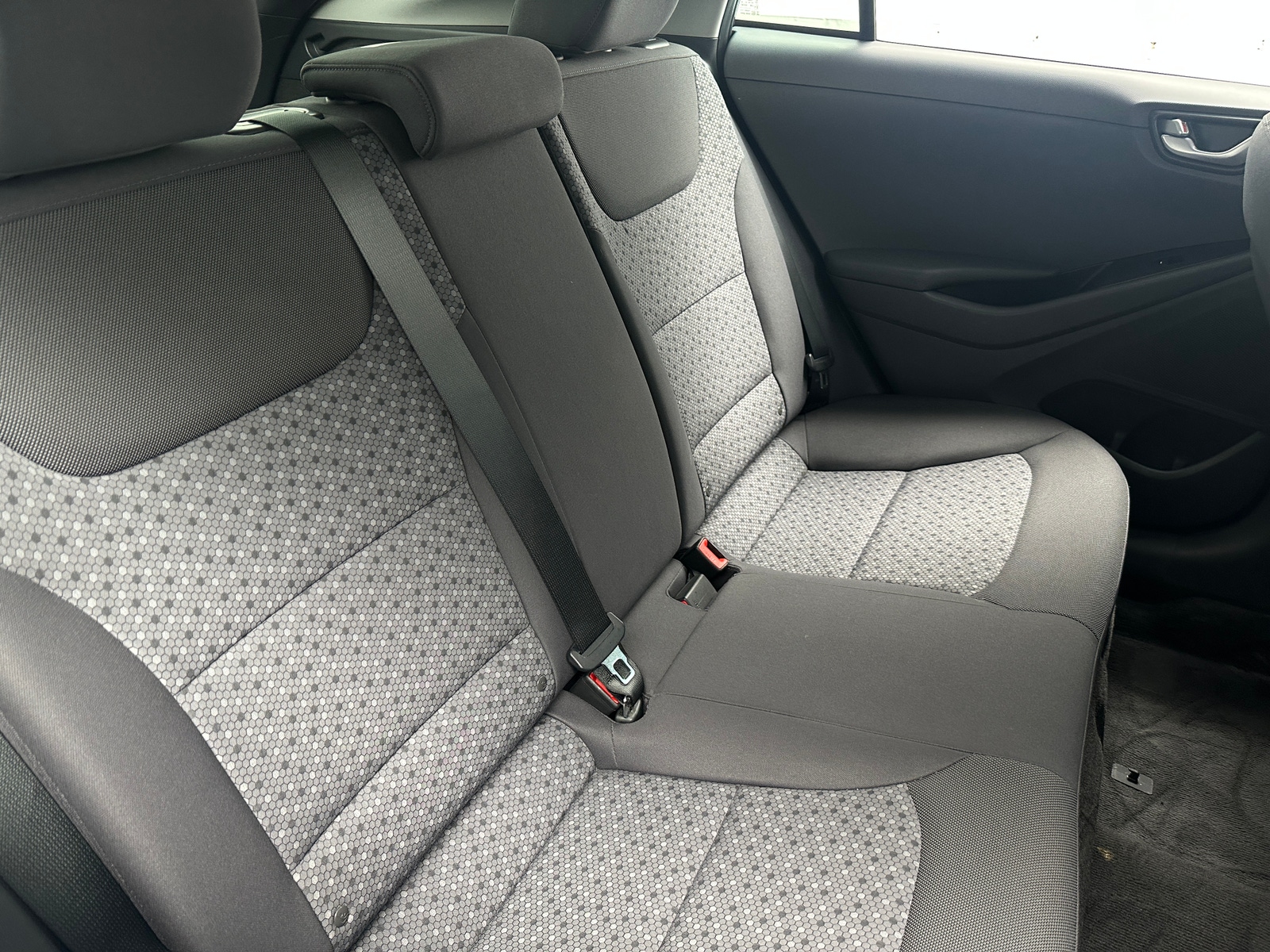 Thumbnail: 2018 Hyundai Ioniq - 6