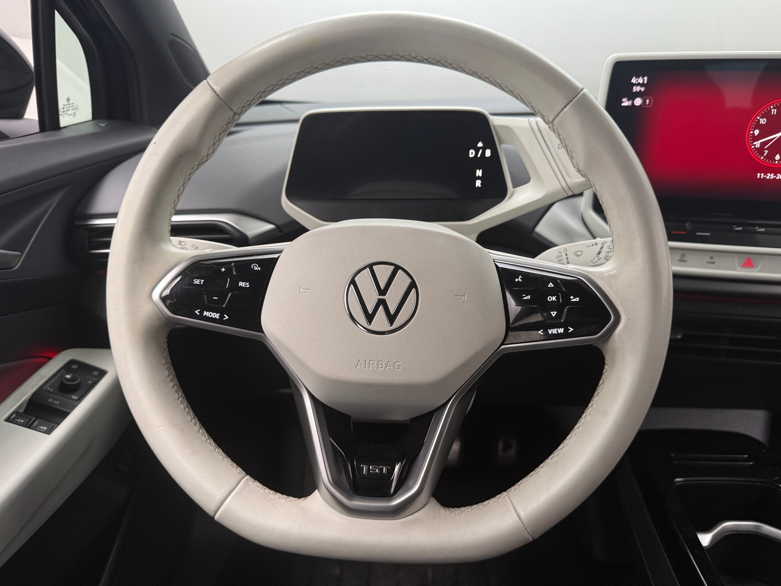 Thumbnail: 2021 Volkswagen ID.4 - 4