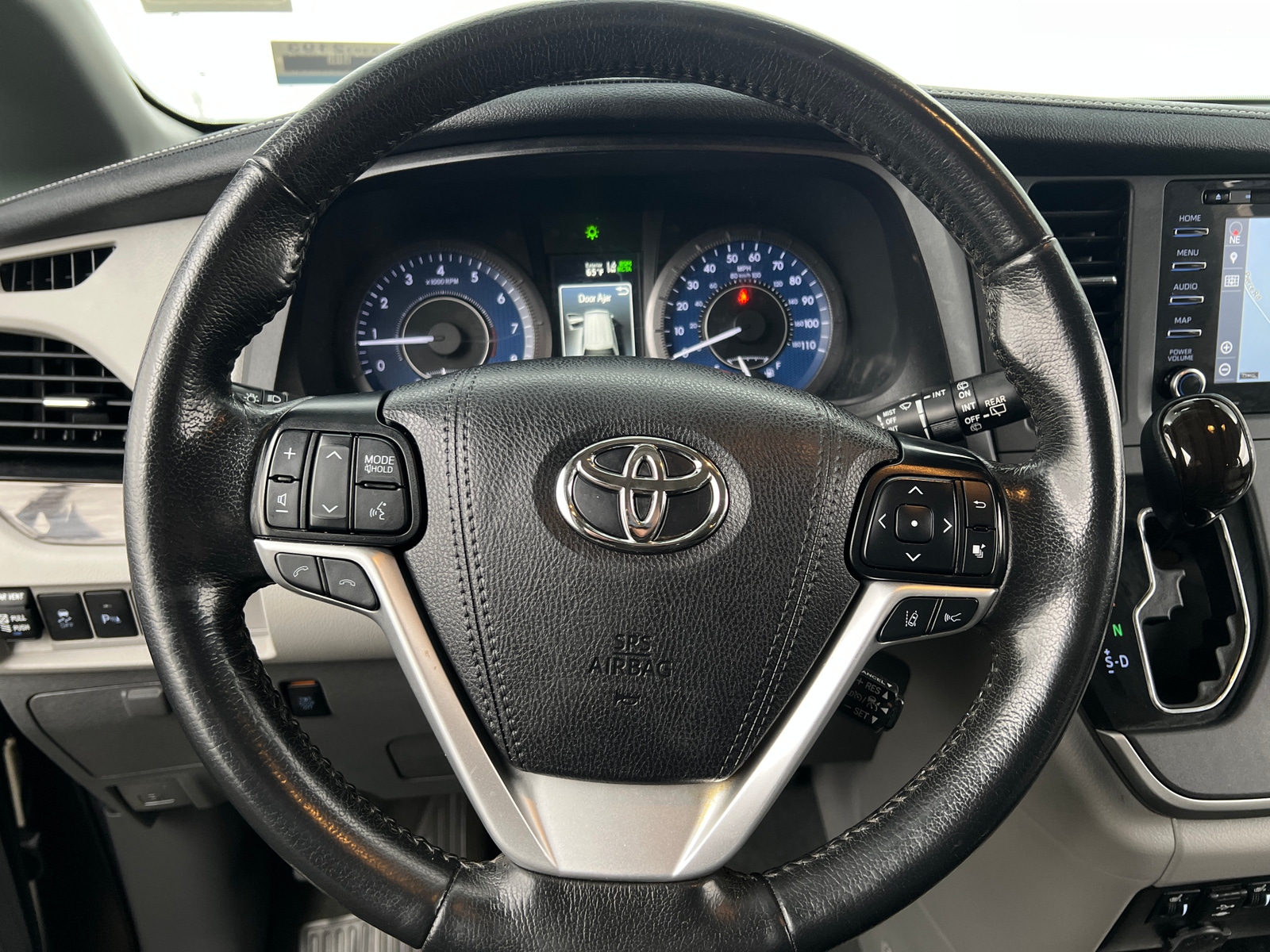 Thumbnail: 2020 Toyota Sienna - 4