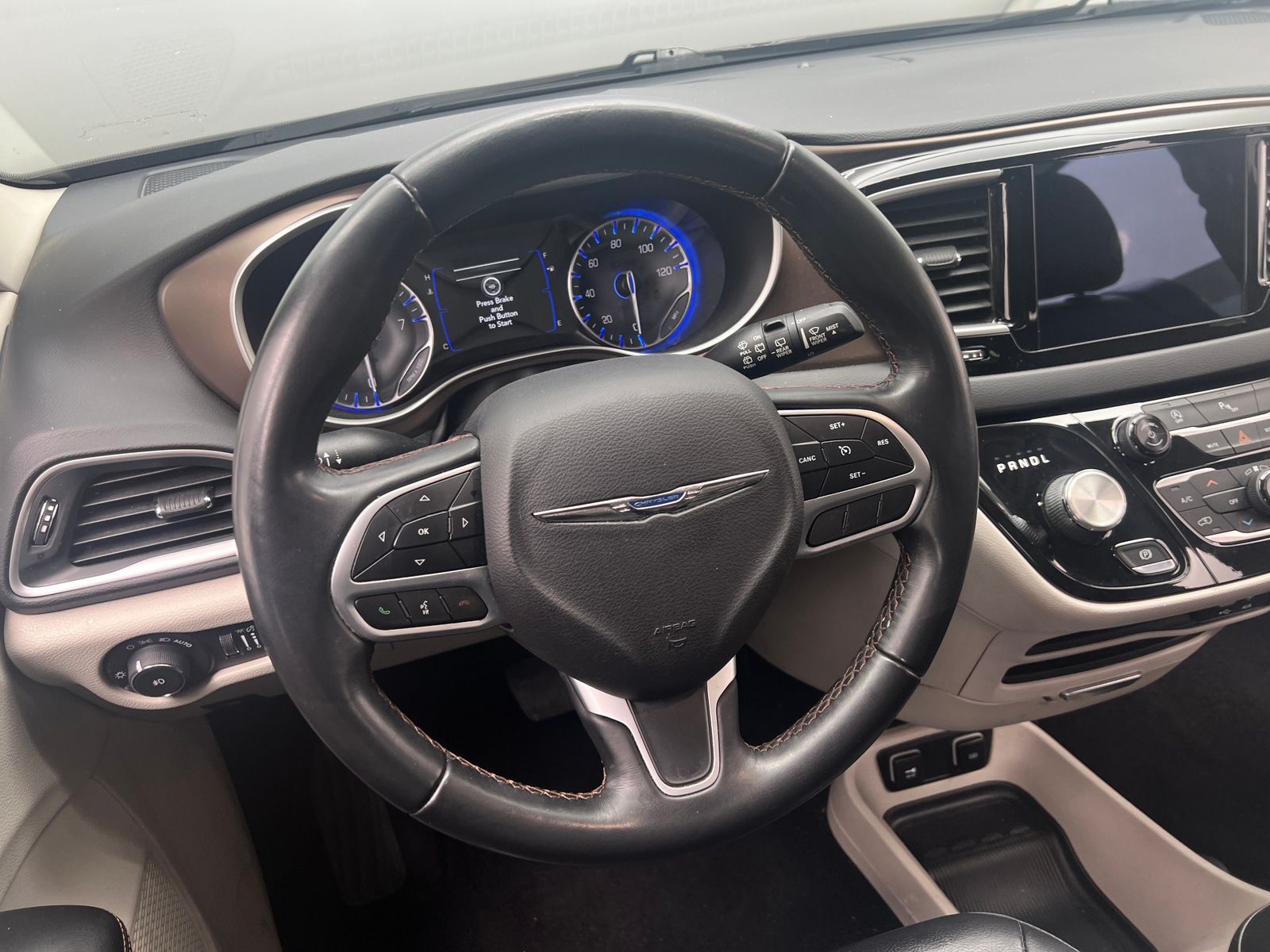 Thumbnail: 2018 Chrysler Pacifica - 4