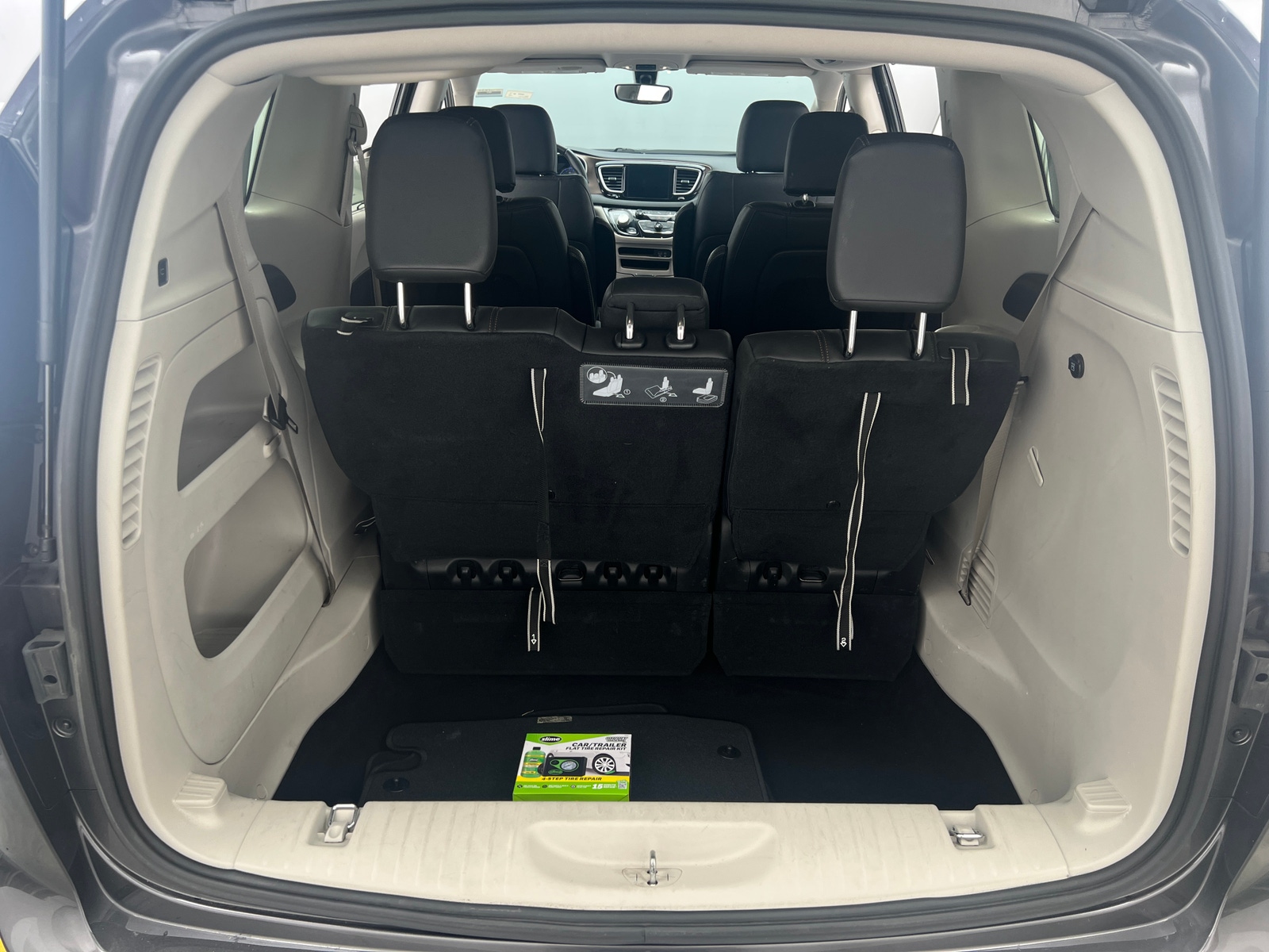 Thumbnail: 2018 Chrysler Pacifica - 6