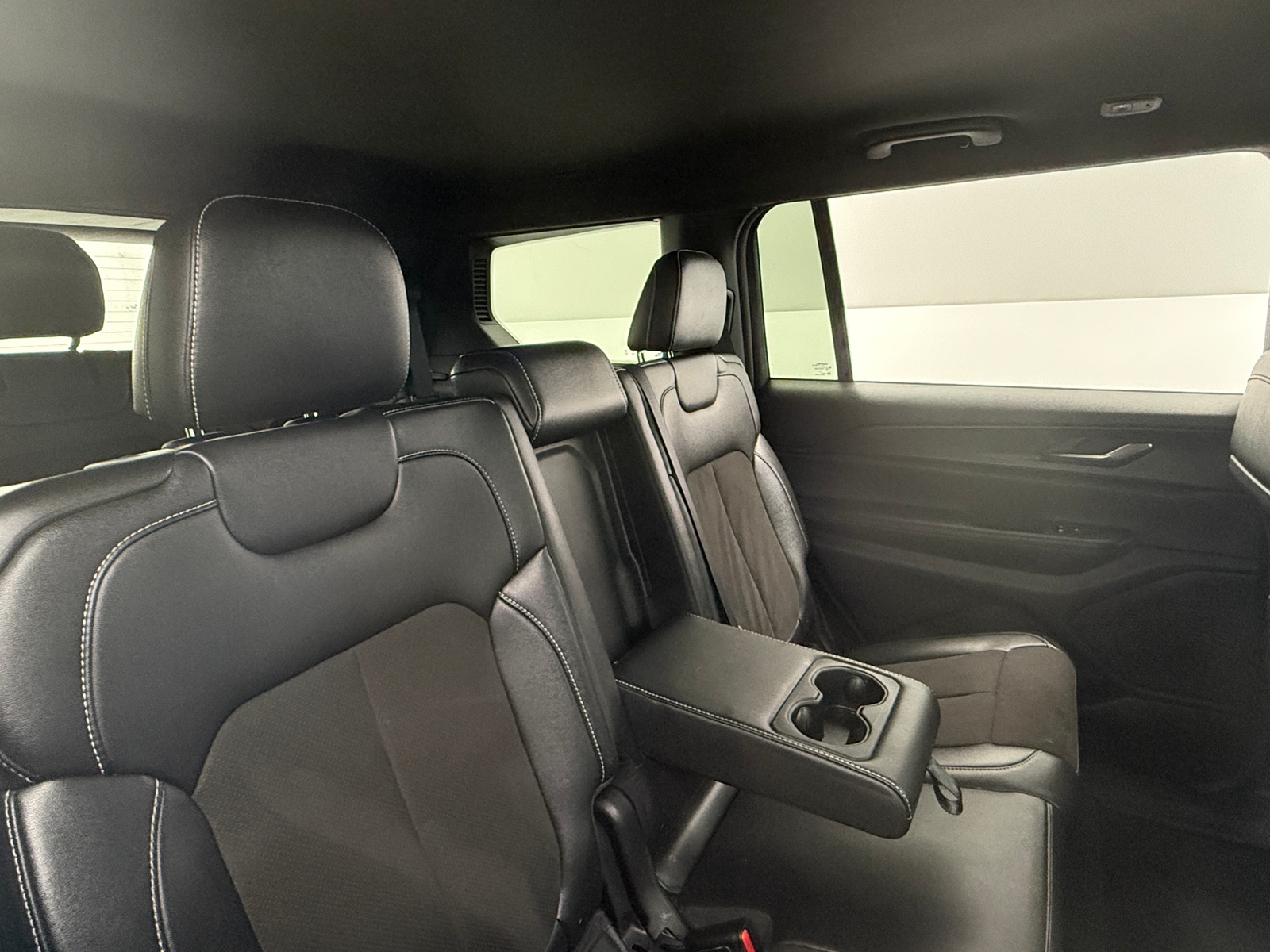 Thumbnail: 2024 Jeep Grand Cherokee L - 5