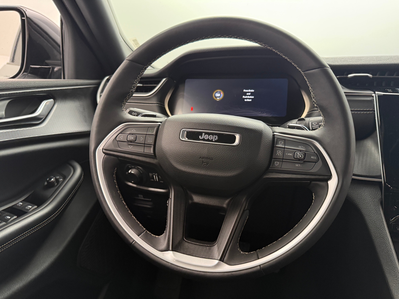 Thumbnail: 2024 Jeep Grand Cherokee L - 4