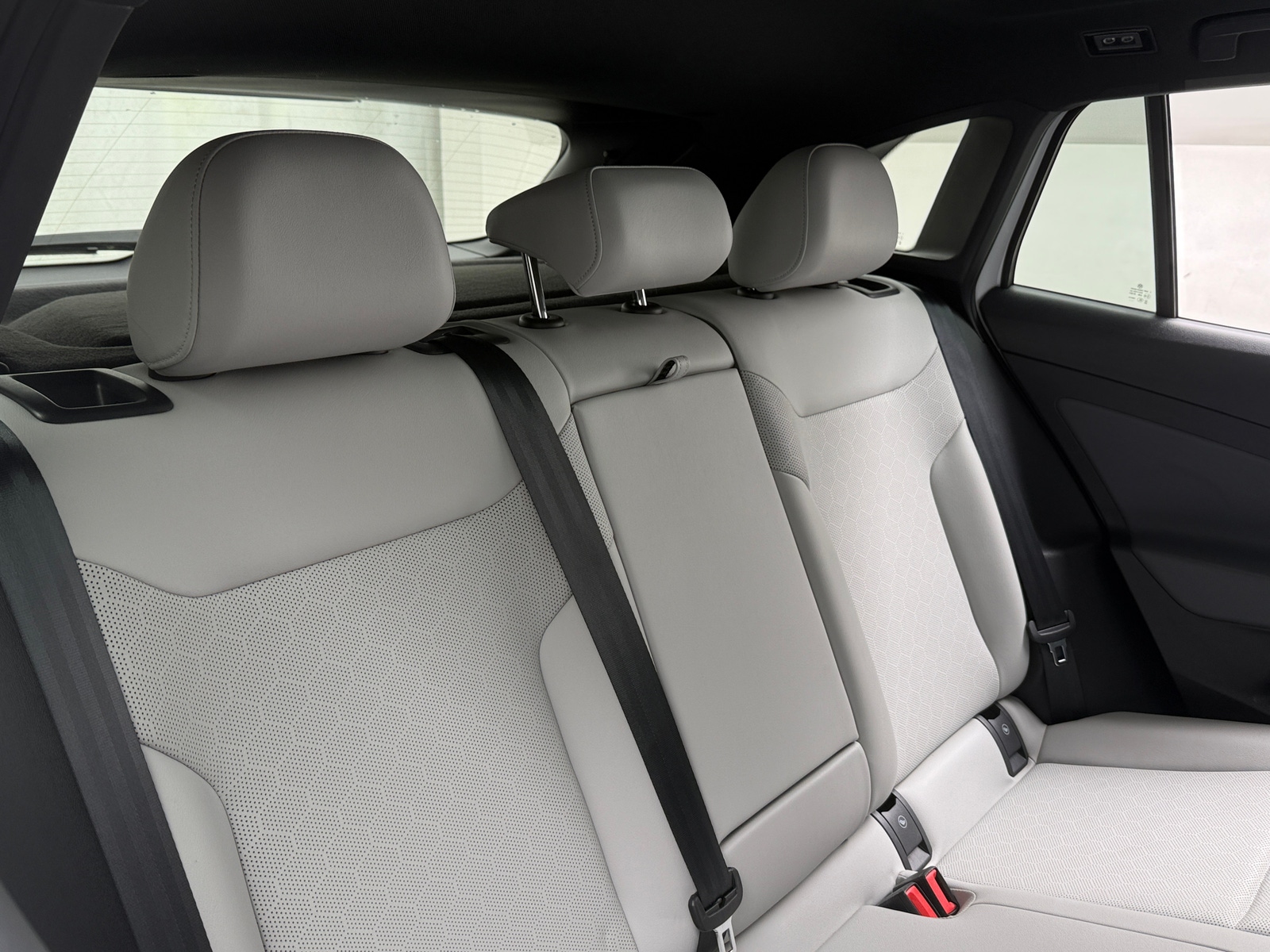 Thumbnail: 2021 Volkswagen ID.4 - 5