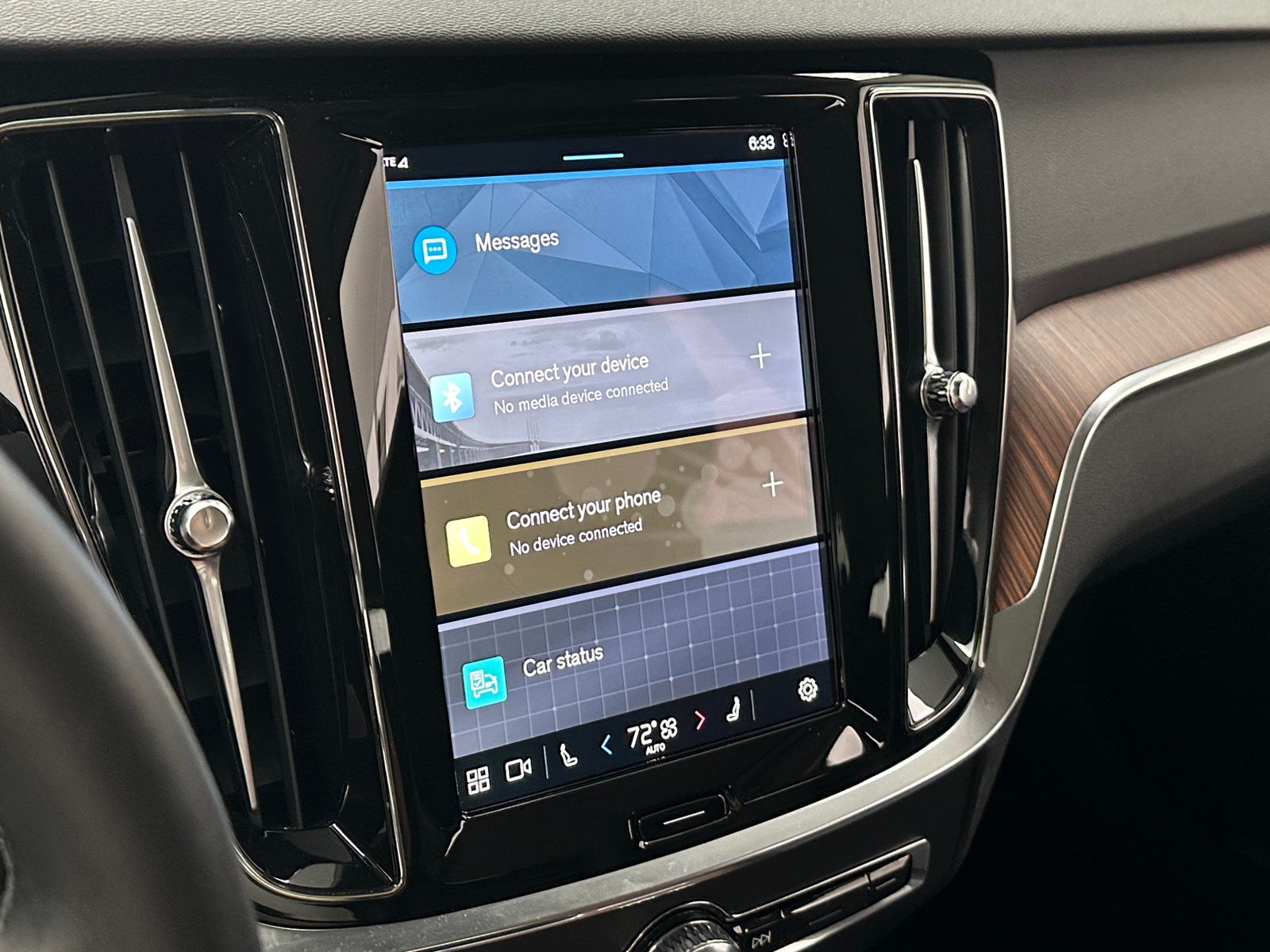 Thumbnail: 2025 Volvo V60 - 3