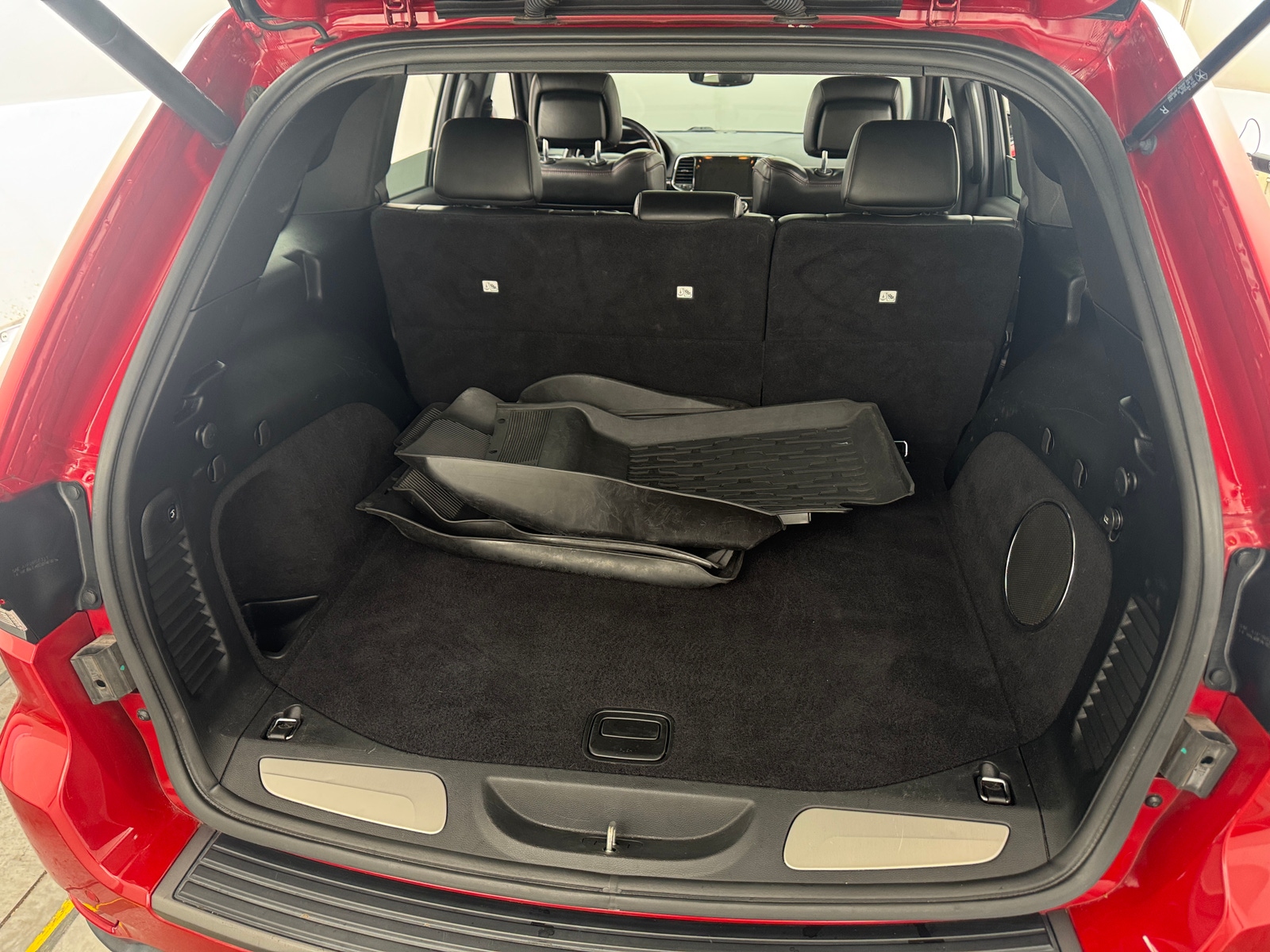 Thumbnail: 2020 Jeep Grand Cherokee - 6