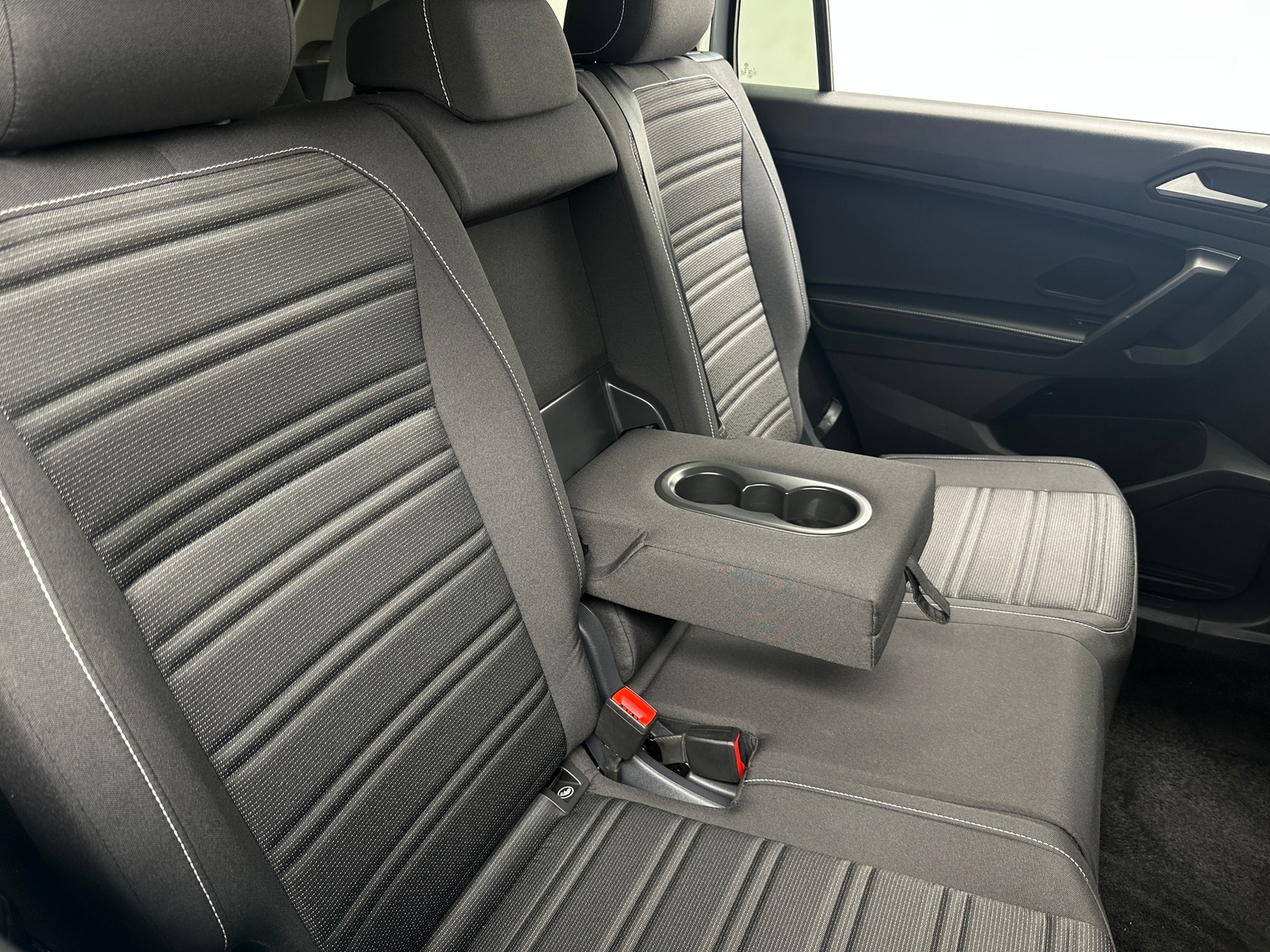 Thumbnail: 2024 Volkswagen Tiguan - 6