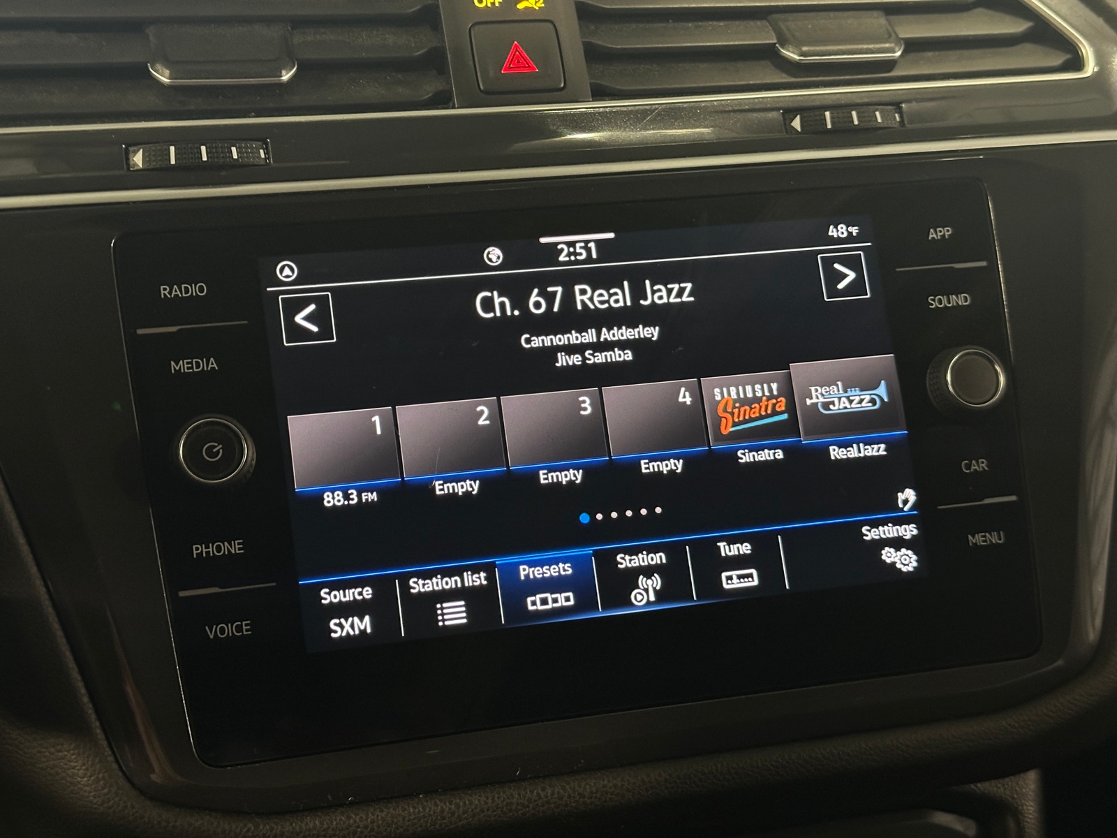 Thumbnail: 2024 Volkswagen Tiguan - 4