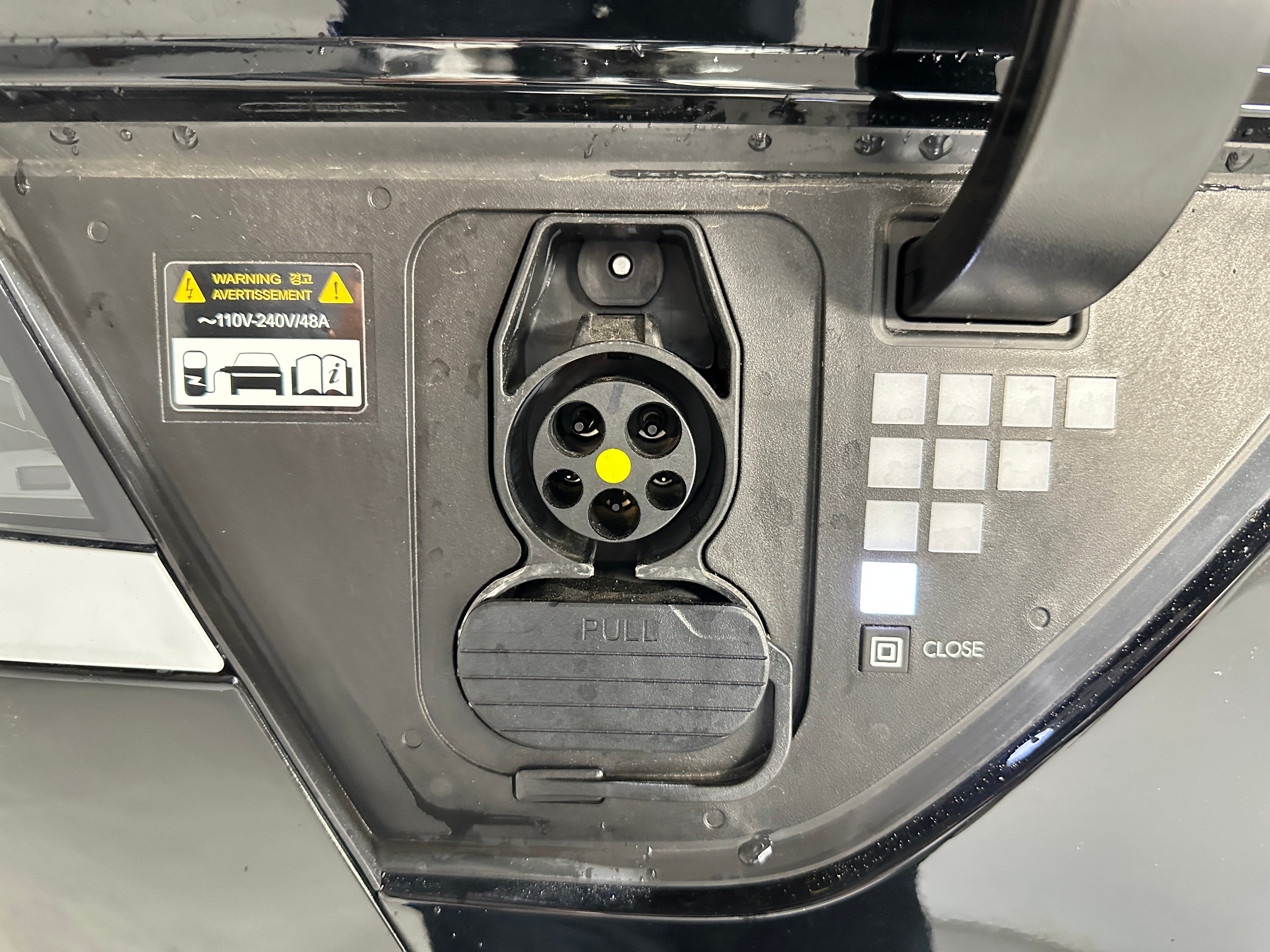 Used 2023 Hyundai IONIQ 5 Limited with VIN KM8KRDAF4PU194930 for sale in Oak Creek, WI