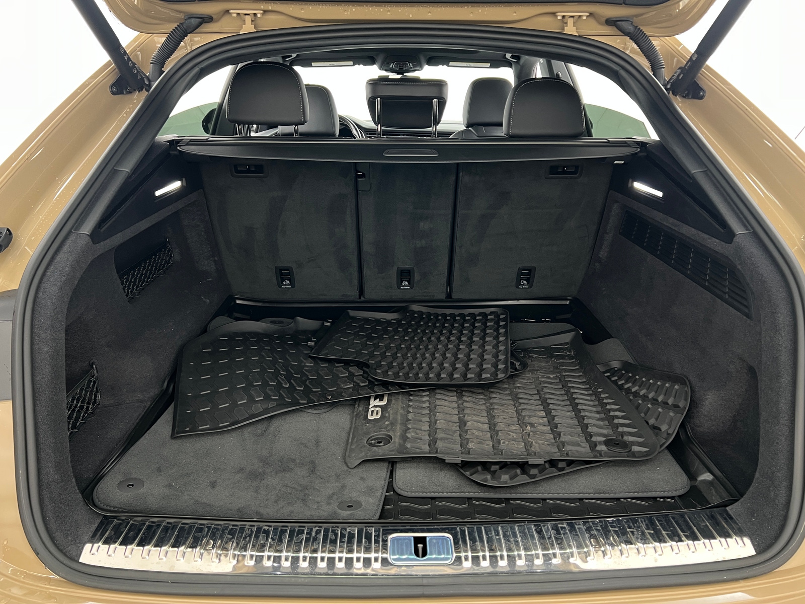 Thumbnail: 2024 Audi Q8 - 6