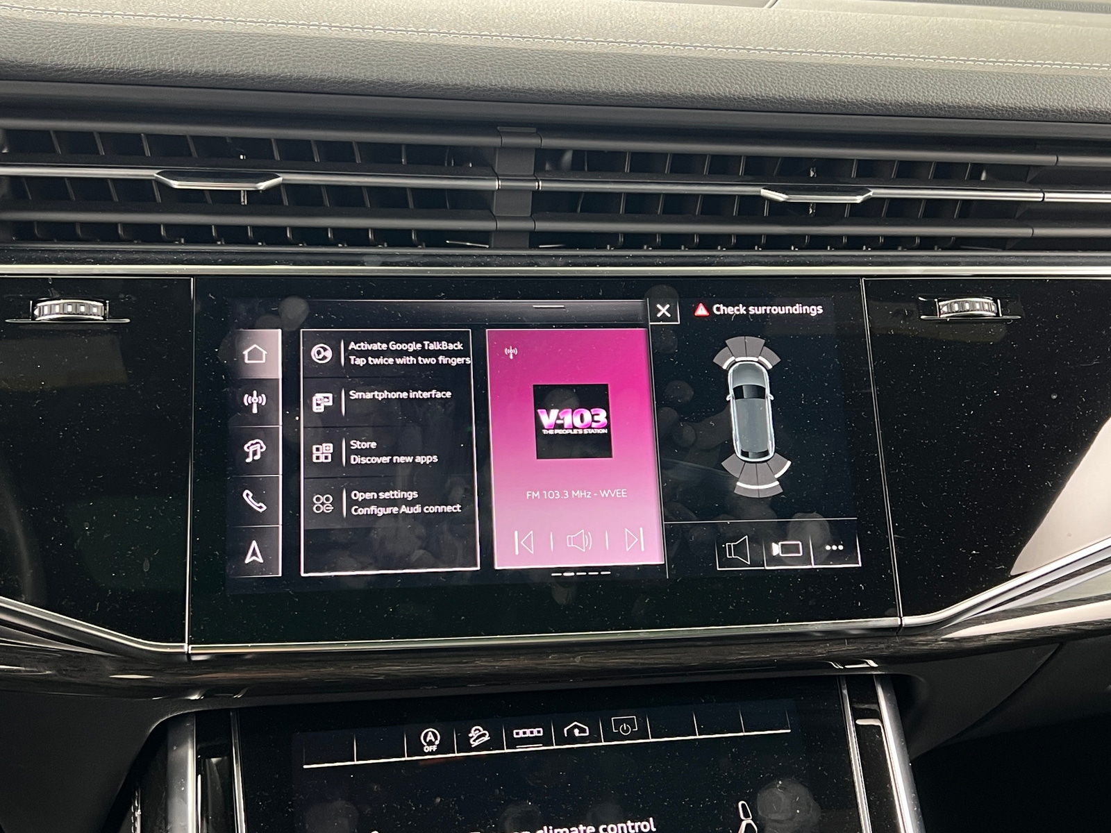 Thumbnail: 2024 Audi Q8 - 3