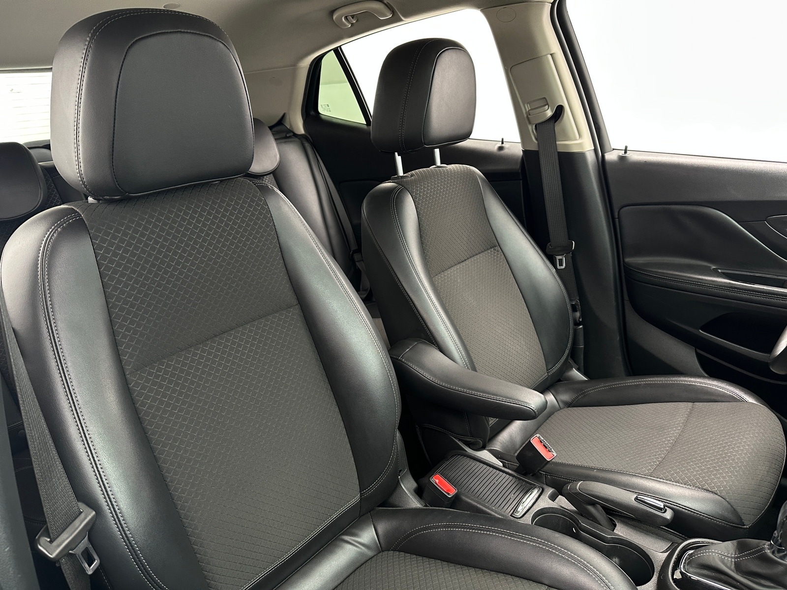 Thumbnail: 2021 Buick Encore - 2