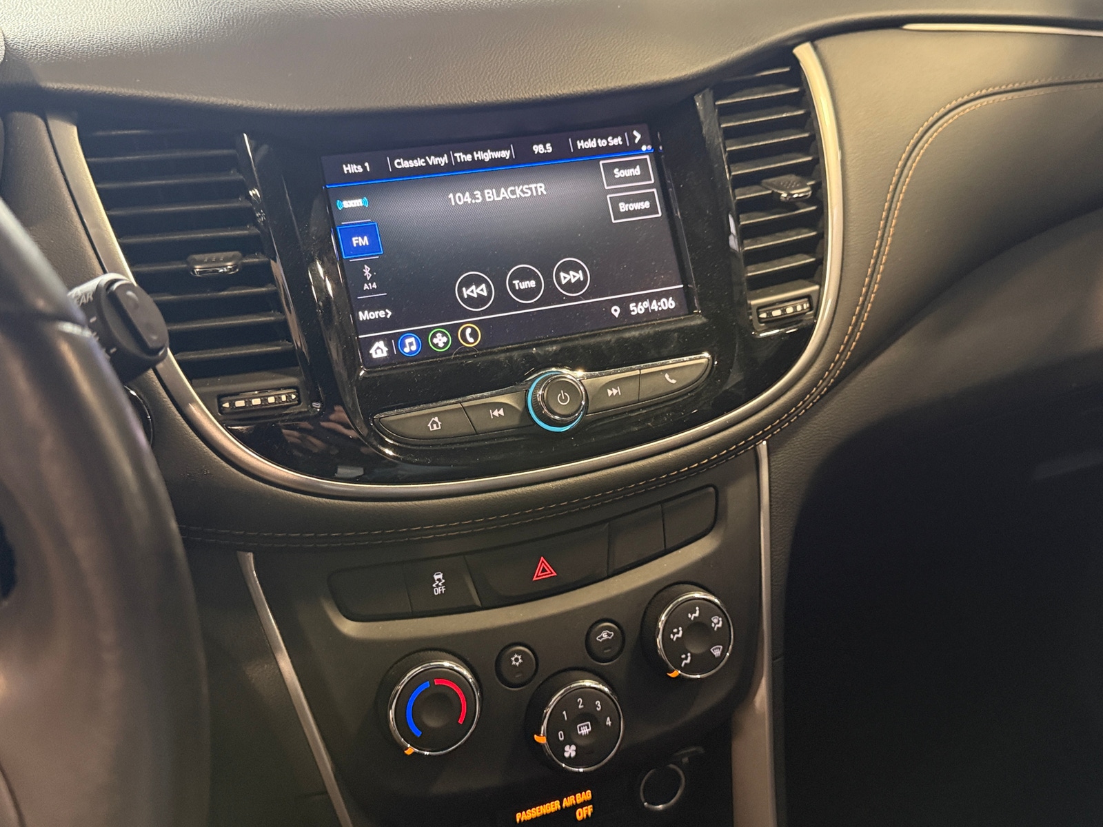 Thumbnail: 2022 Chevrolet Trax - 4