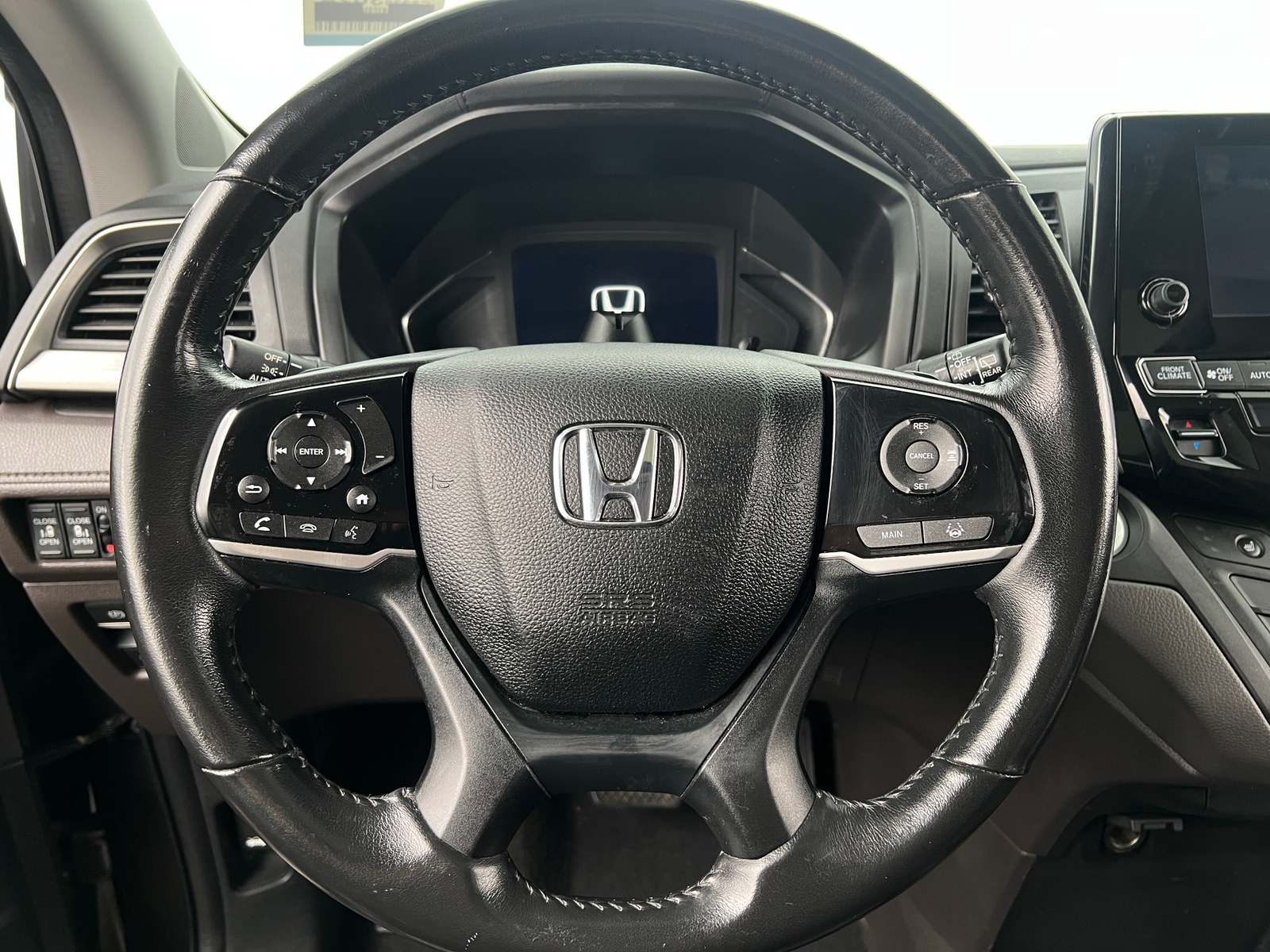 Thumbnail: 2018 Honda Odyssey - 4