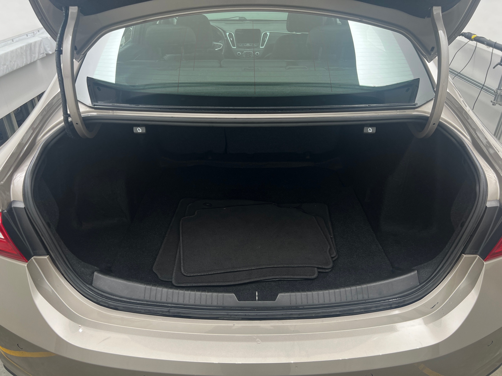 Thumbnail: 2024 Chevrolet Malibu - 7