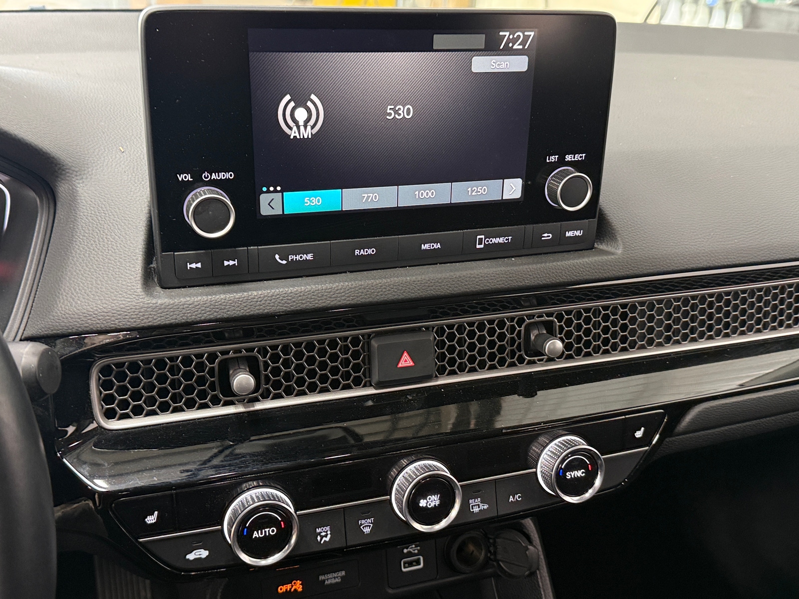 Thumbnail: 2024 Honda Civic - 4