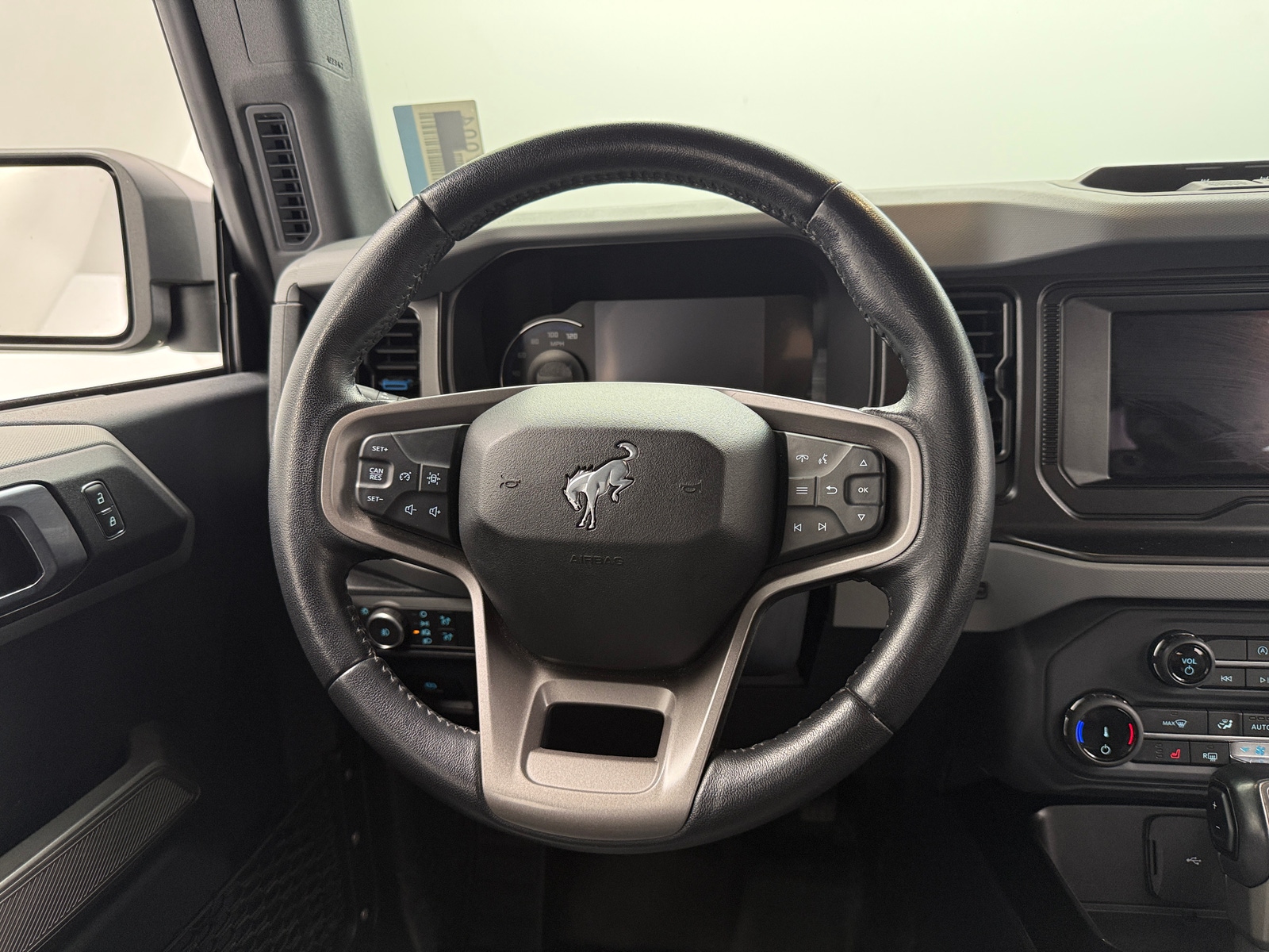 Thumbnail: 2022 Ford Bronco - 5