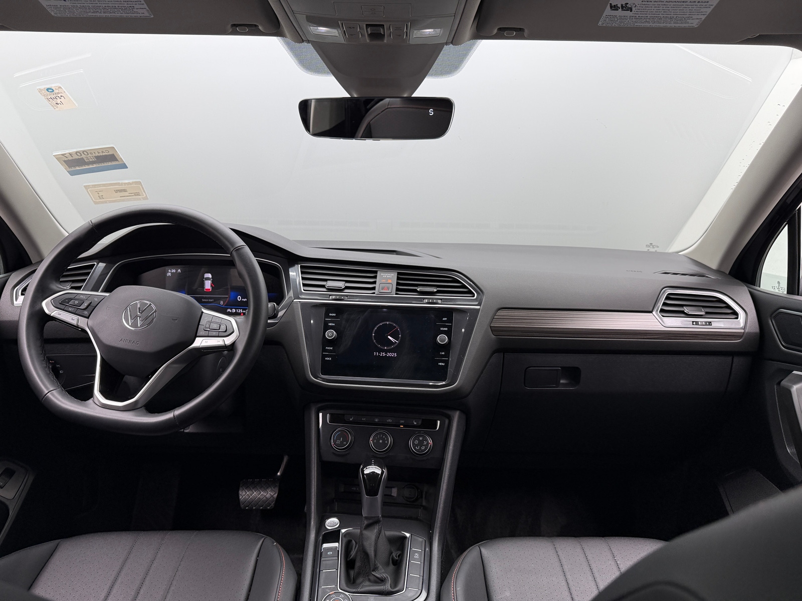 Thumbnail: 2024 Volkswagen Tiguan - 2