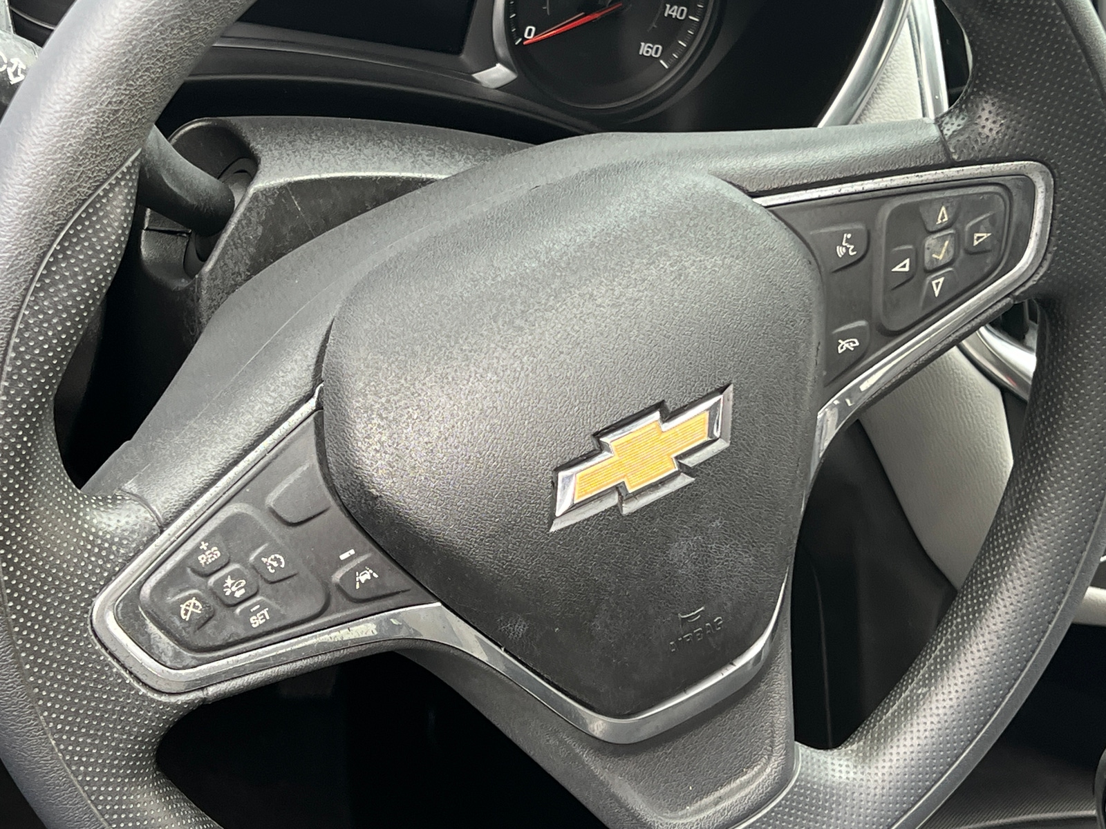 Thumbnail: 2022 Chevrolet Equinox - 5