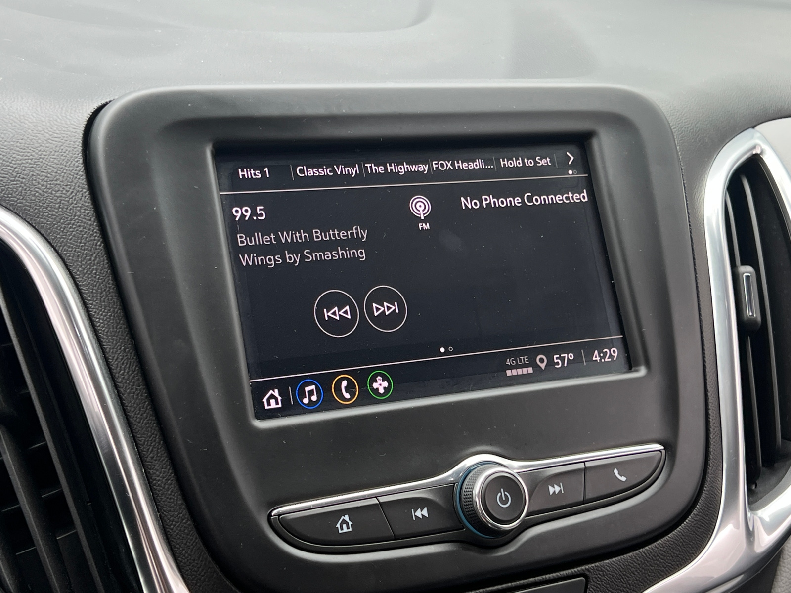 Thumbnail: 2022 Chevrolet Equinox - 4