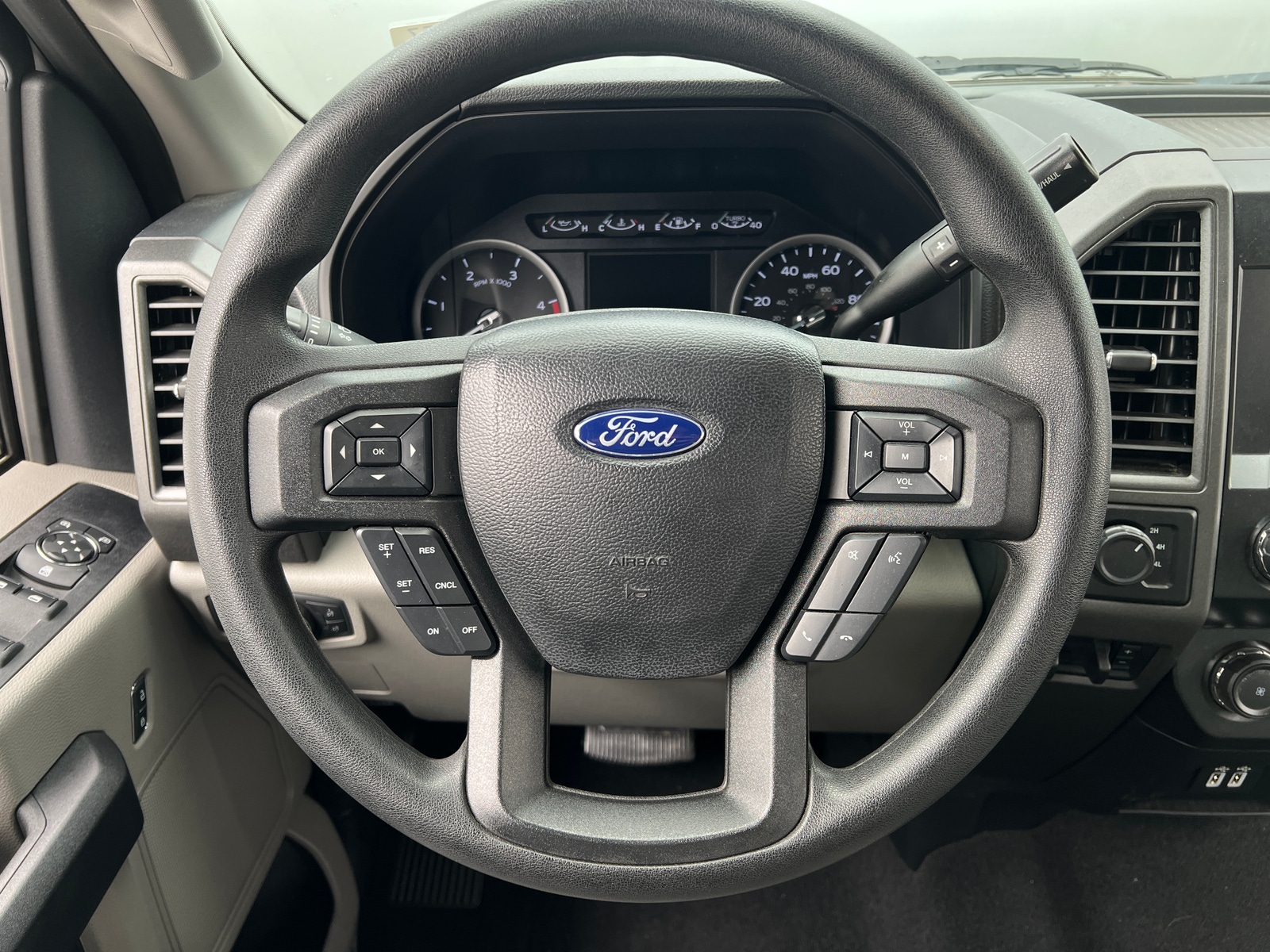 Thumbnail: 2019 Ford Econoline - 5