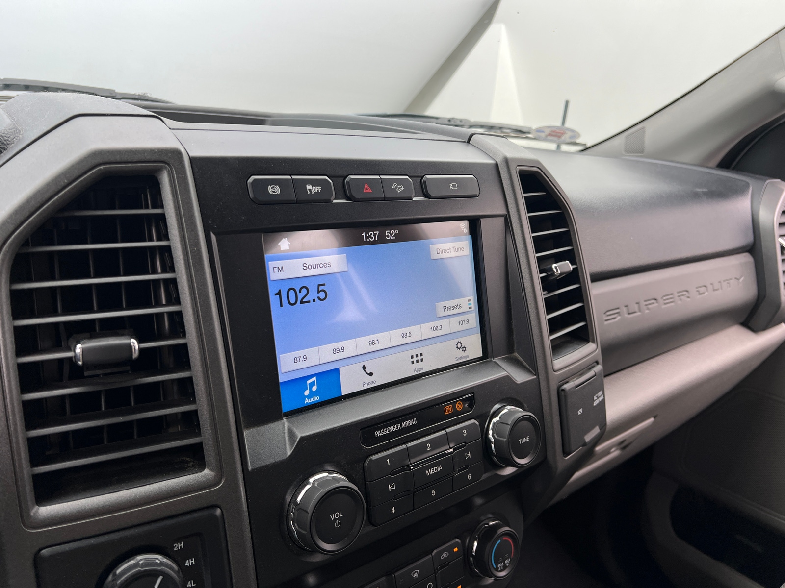 Thumbnail: 2019 Ford Econoline - 4