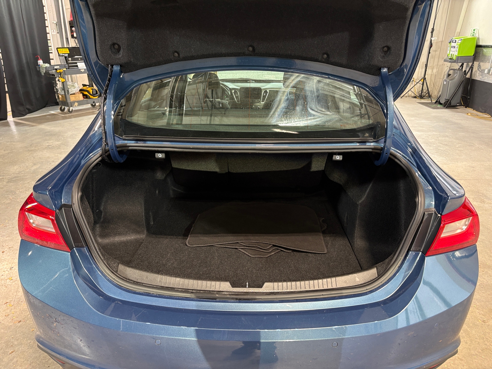 Thumbnail: 2024 Chevrolet Malibu - 7